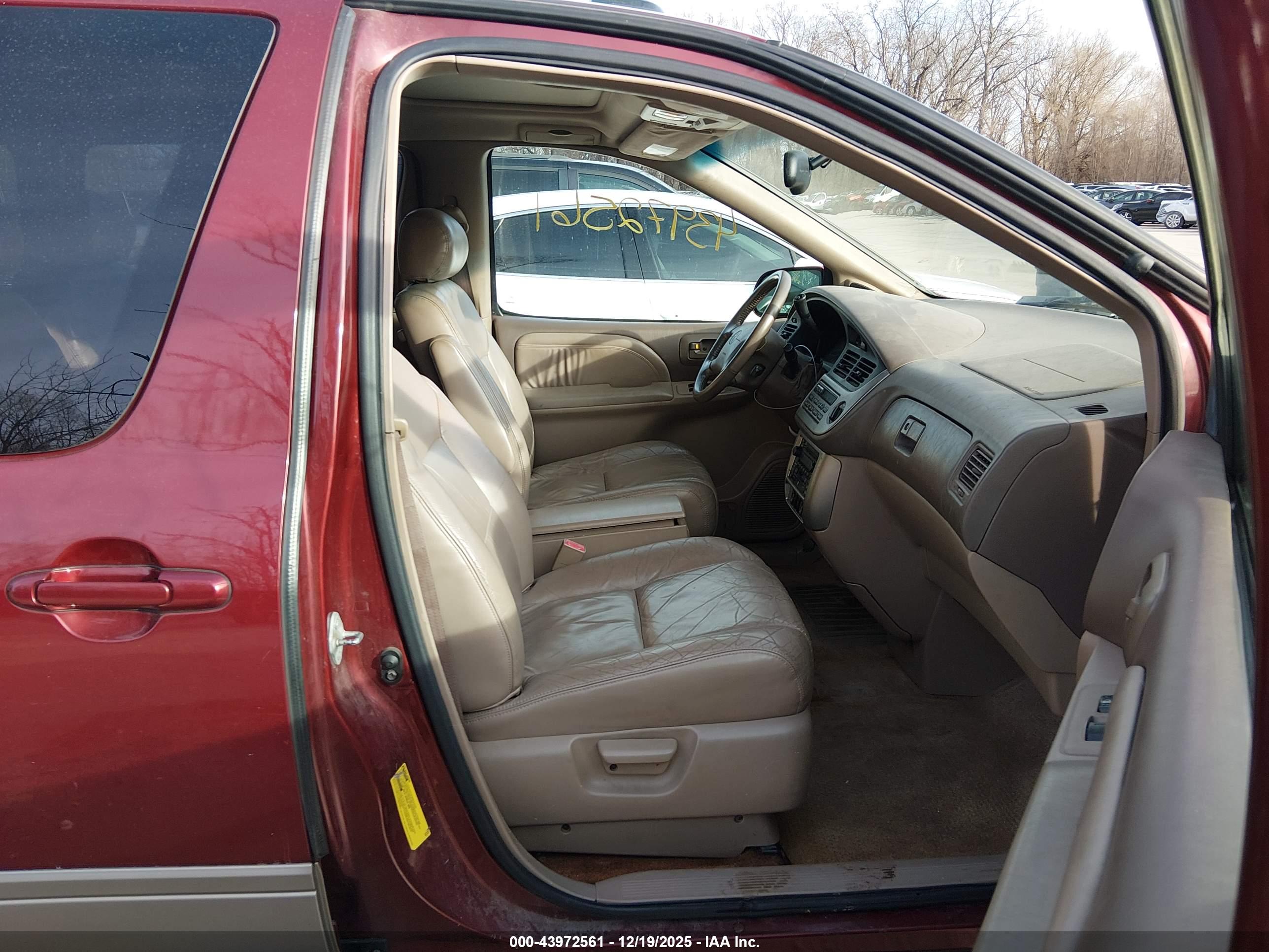 TOYOTA SIENNA image 5
