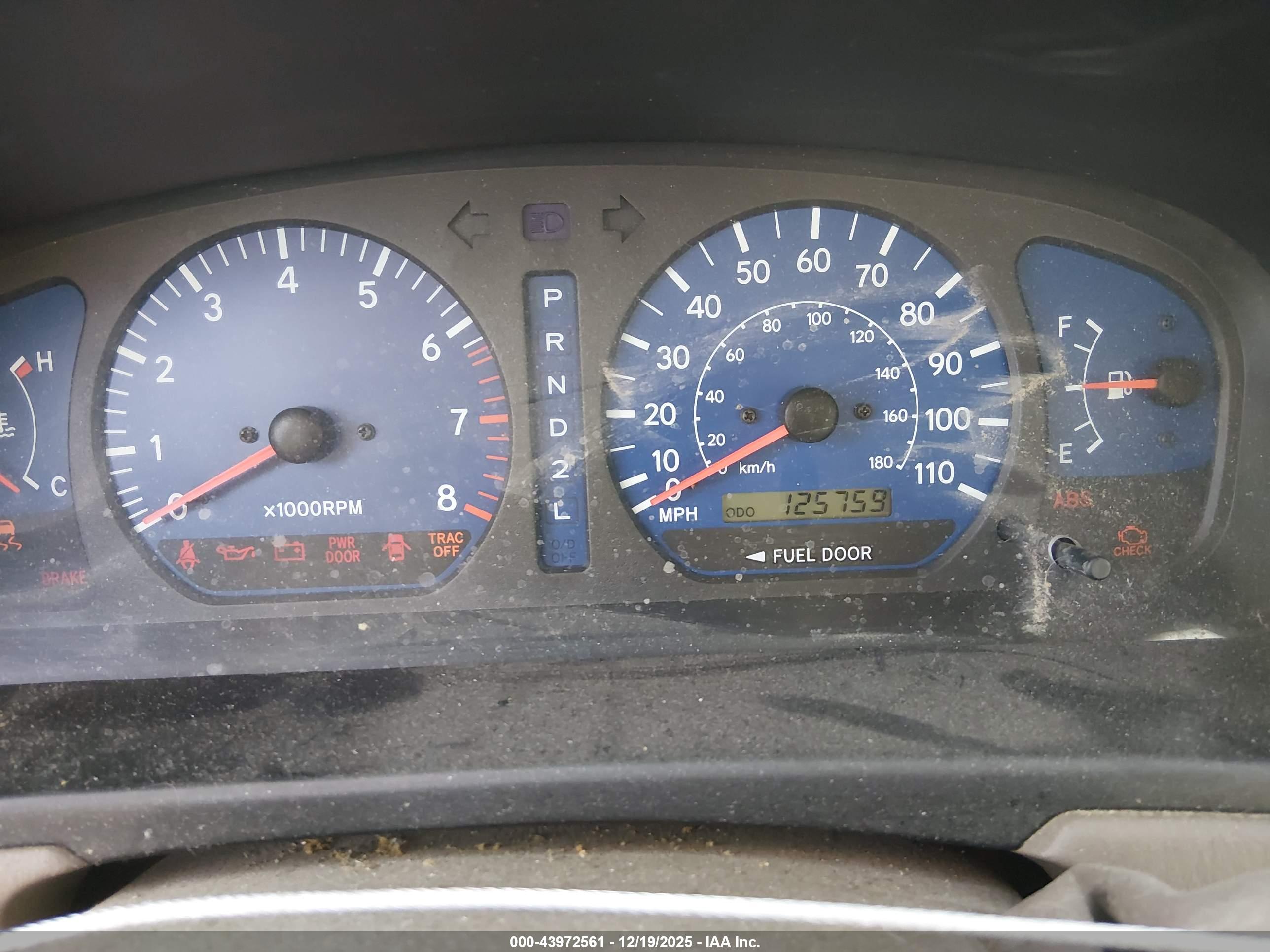TOYOTA SIENNA image 7