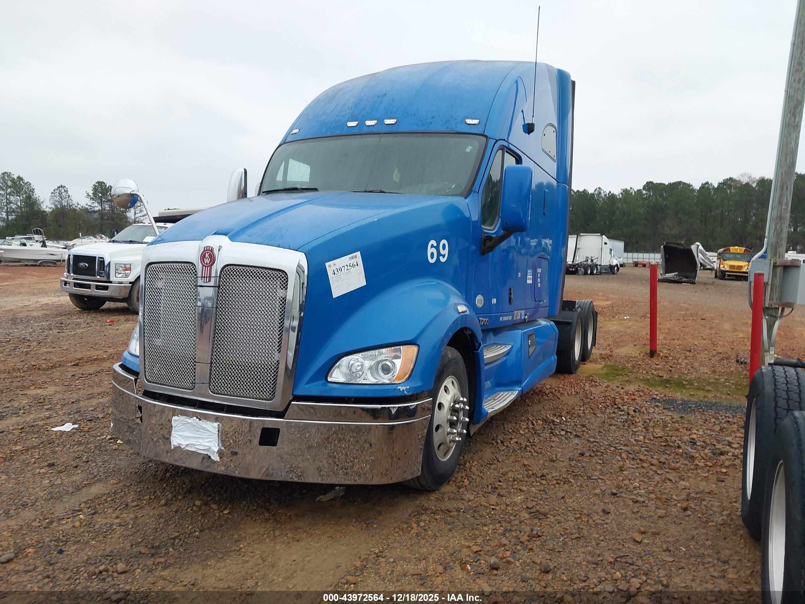 KENWORTH CONSTRUCTION image 2