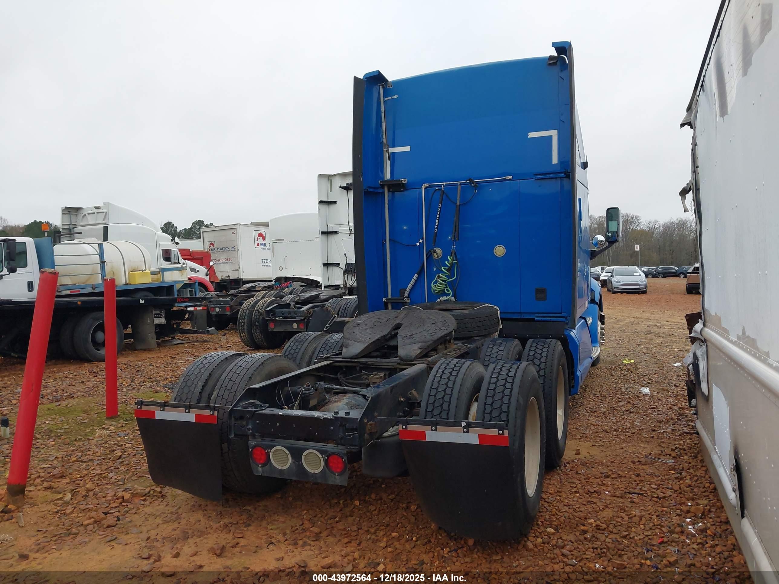 KENWORTH CONSTRUCTION image 4