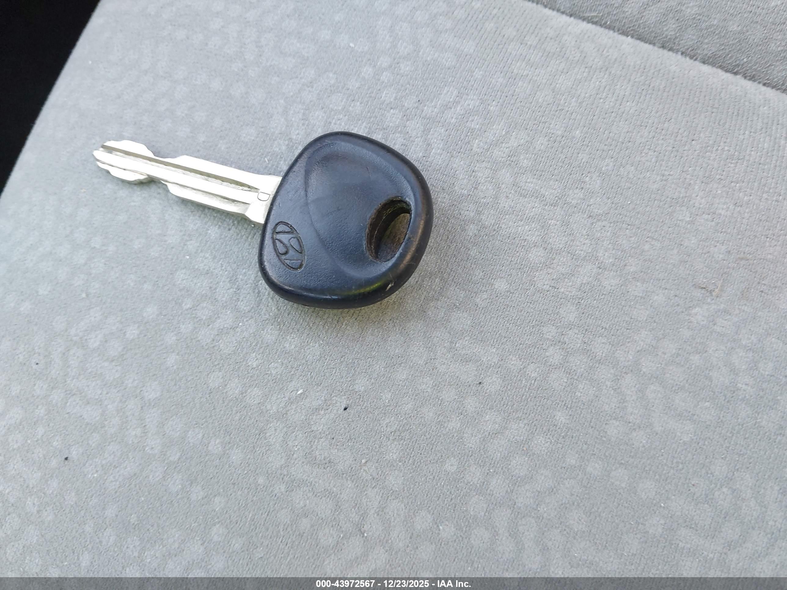 HYUNDAI ELANTRA image 11