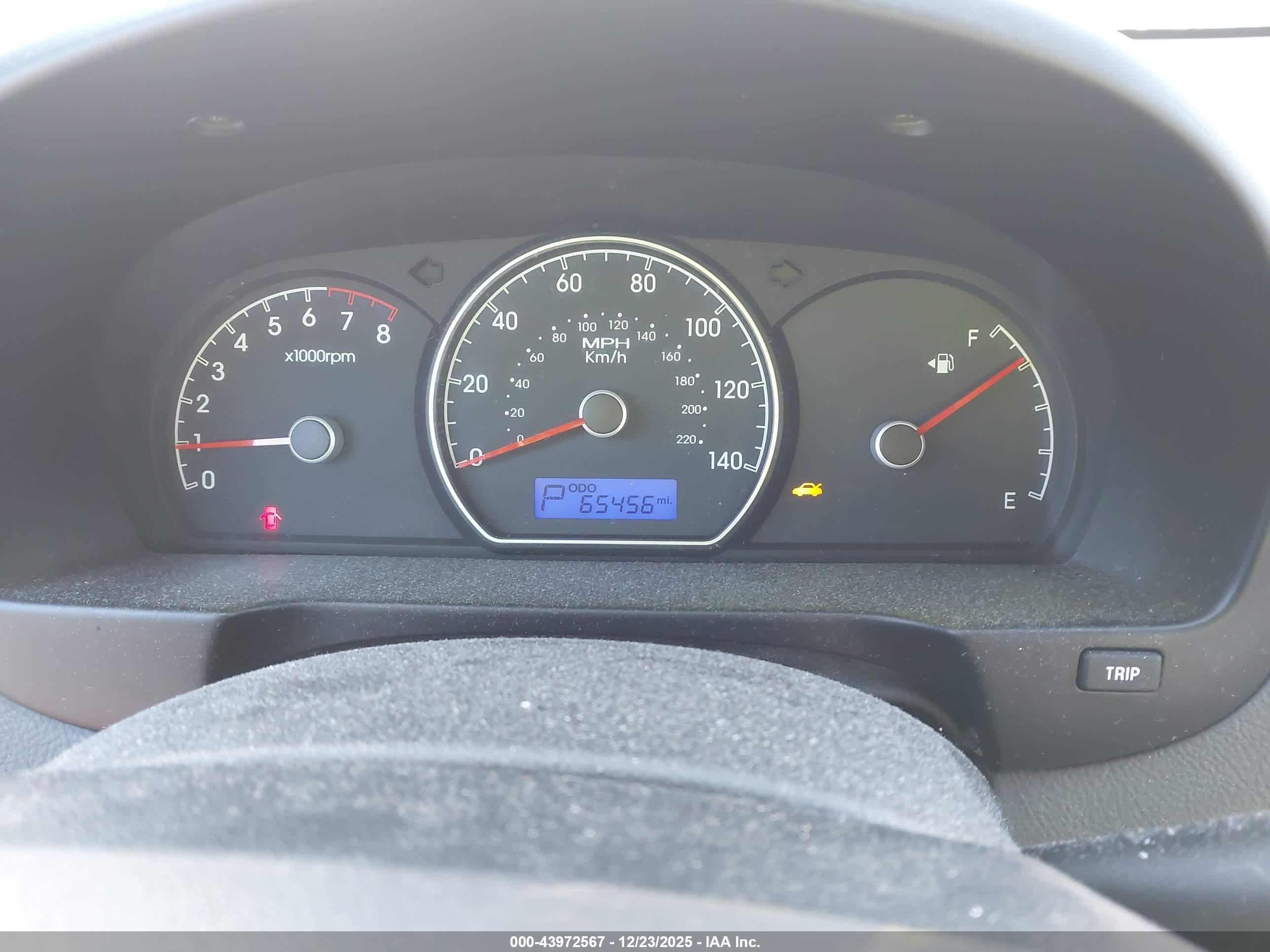 HYUNDAI ELANTRA image 7