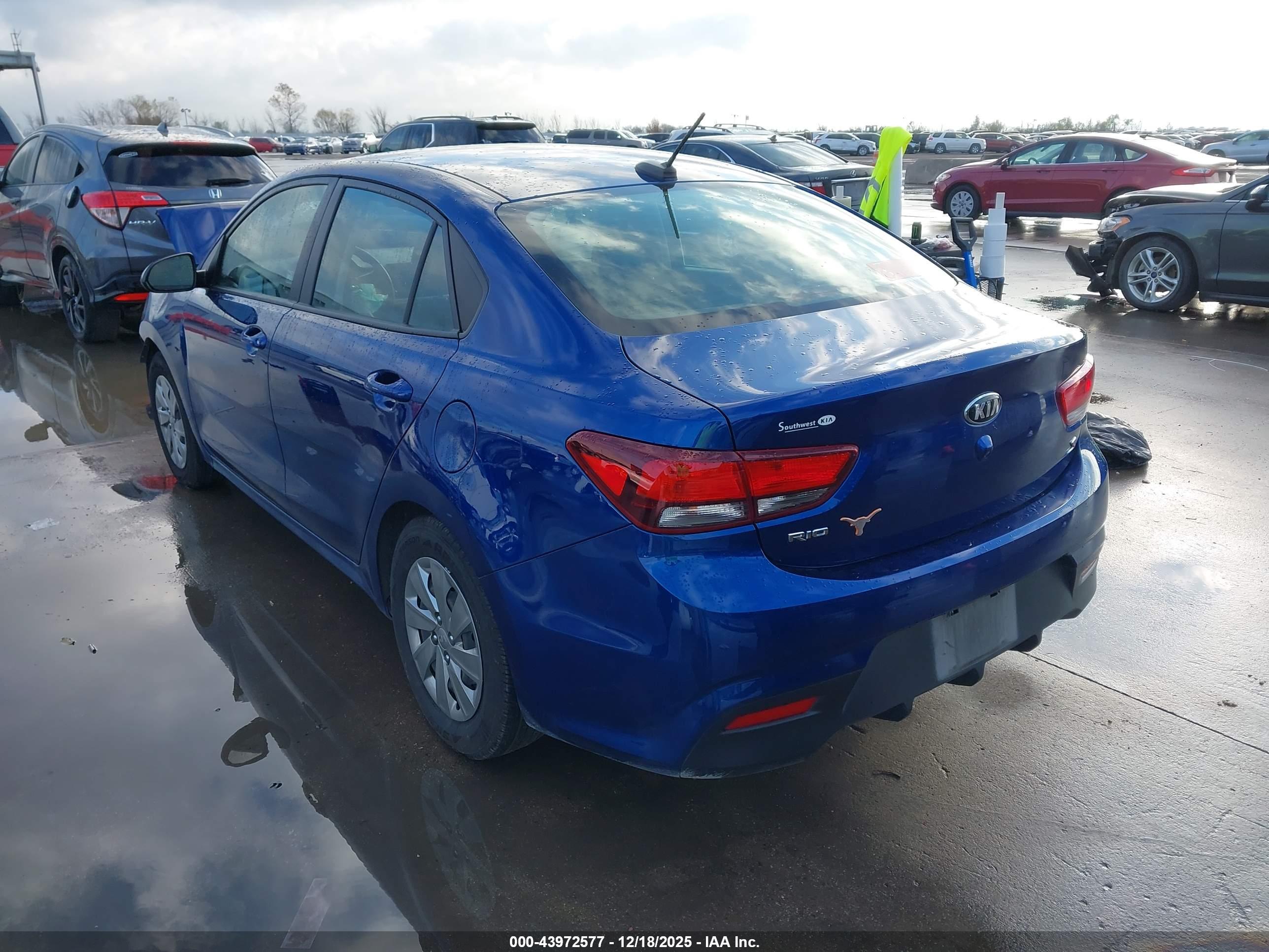 KIA RIO image 3