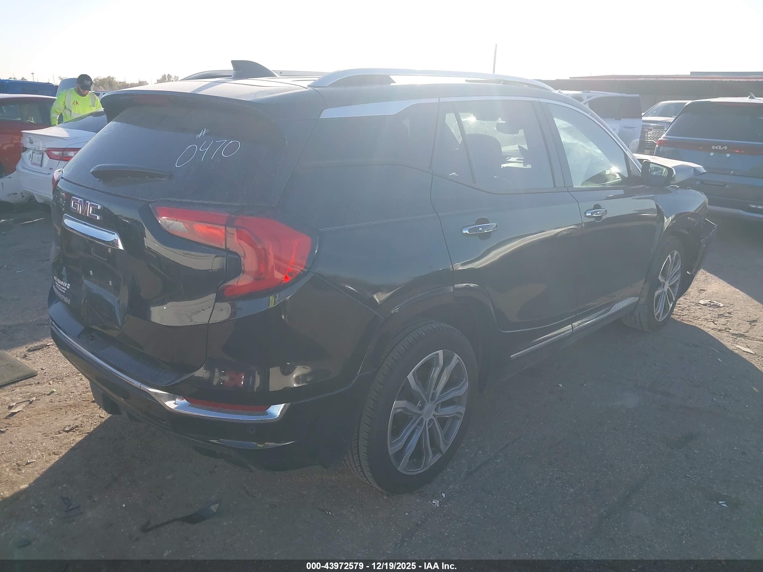 GMC TERRAIN image 4