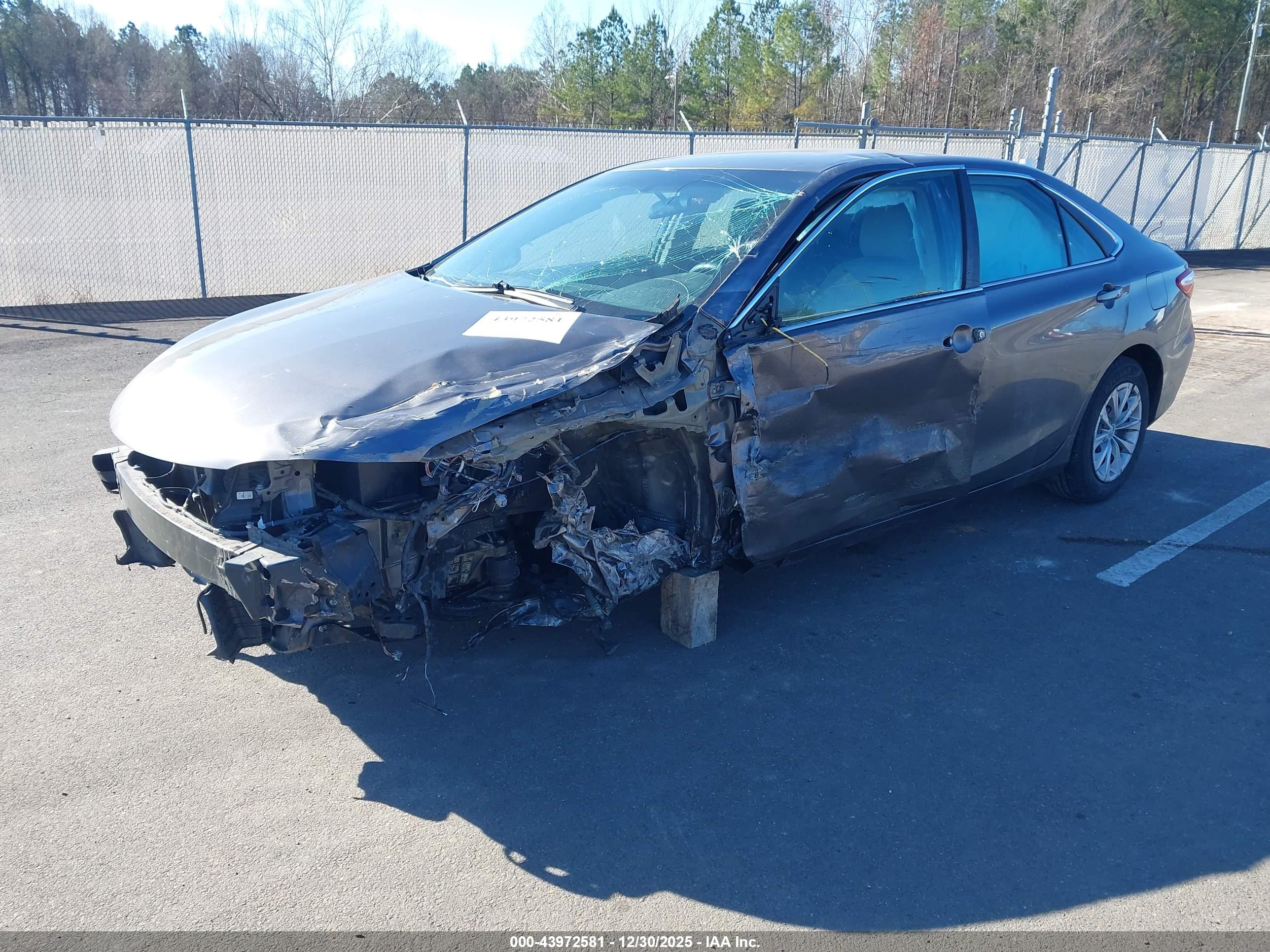 TOYOTA CAMRY image 2