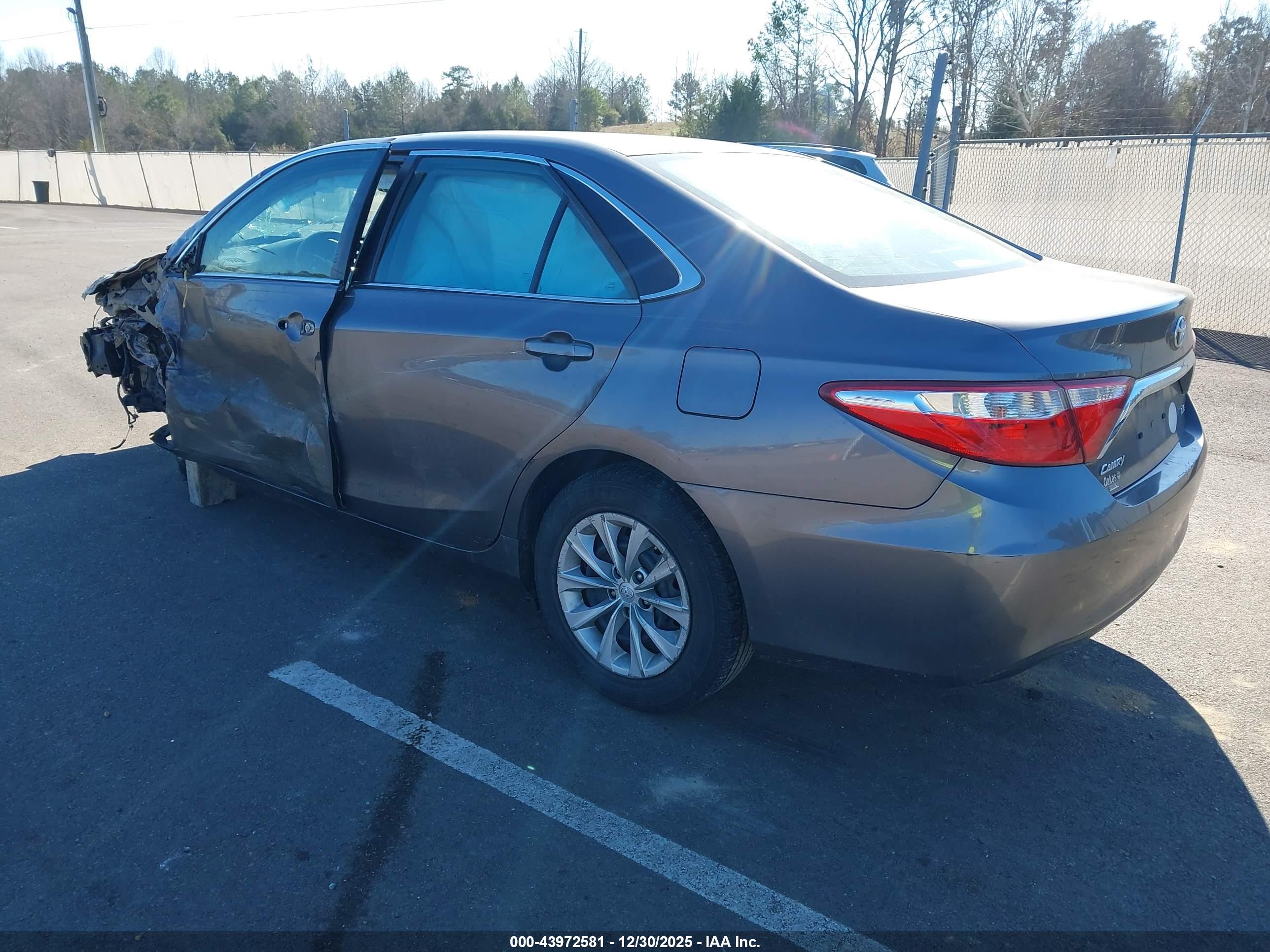TOYOTA CAMRY image 3
