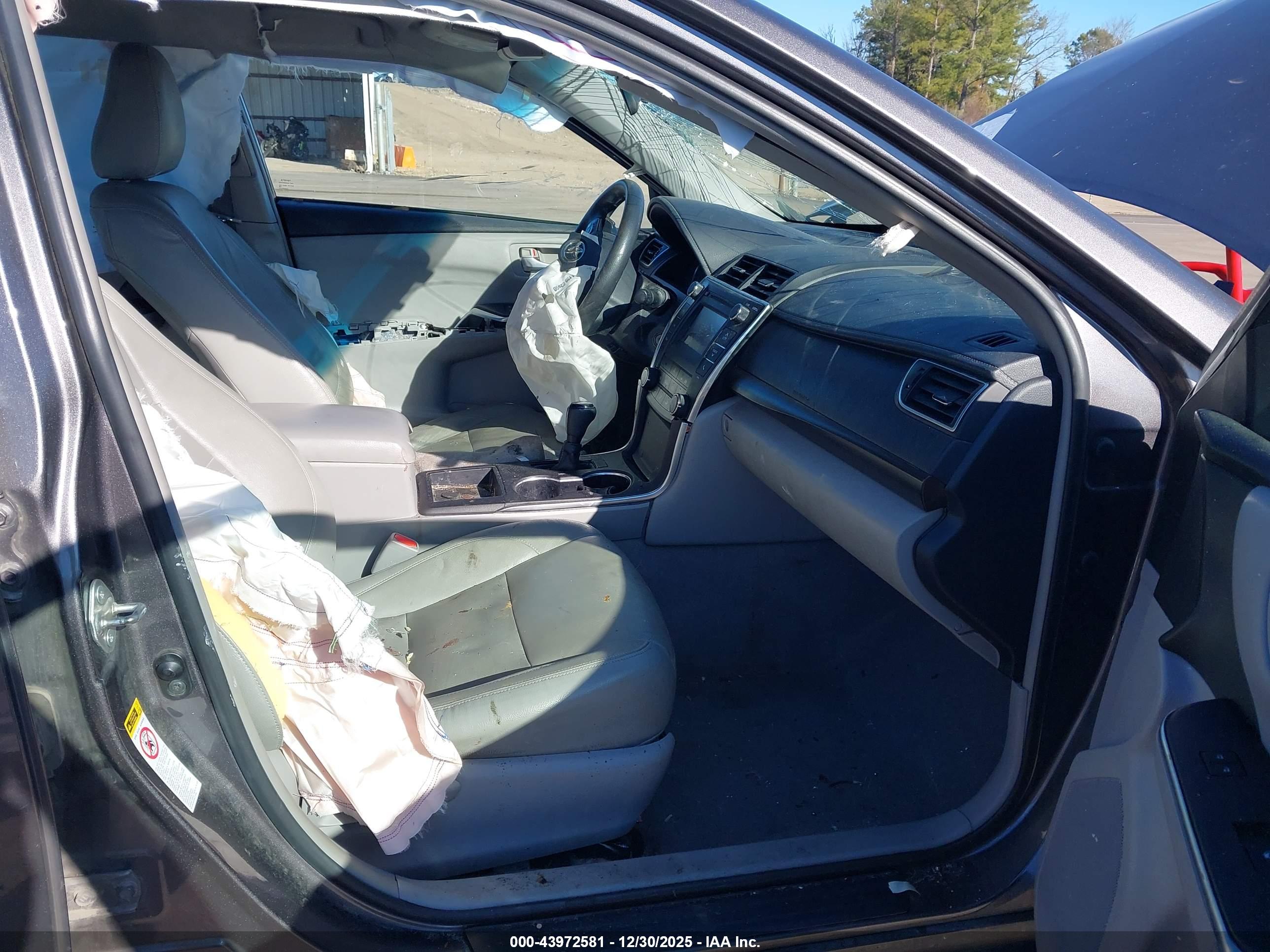TOYOTA CAMRY image 5