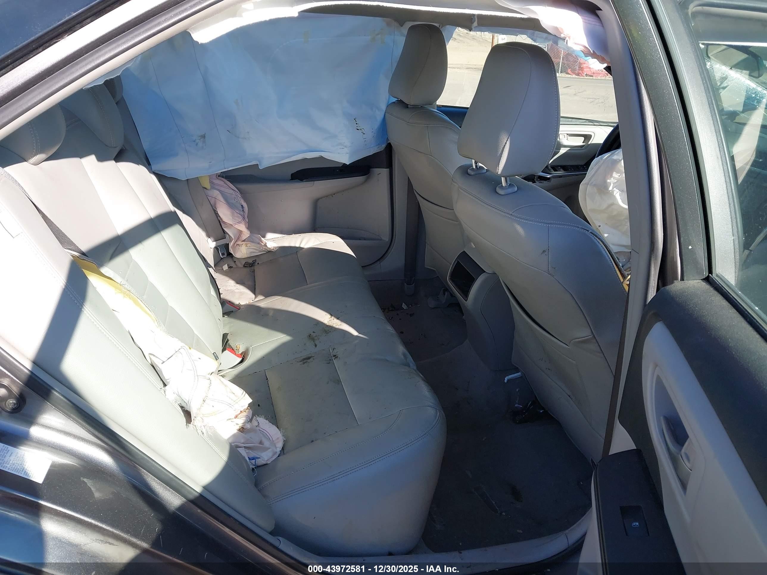 TOYOTA CAMRY image 8