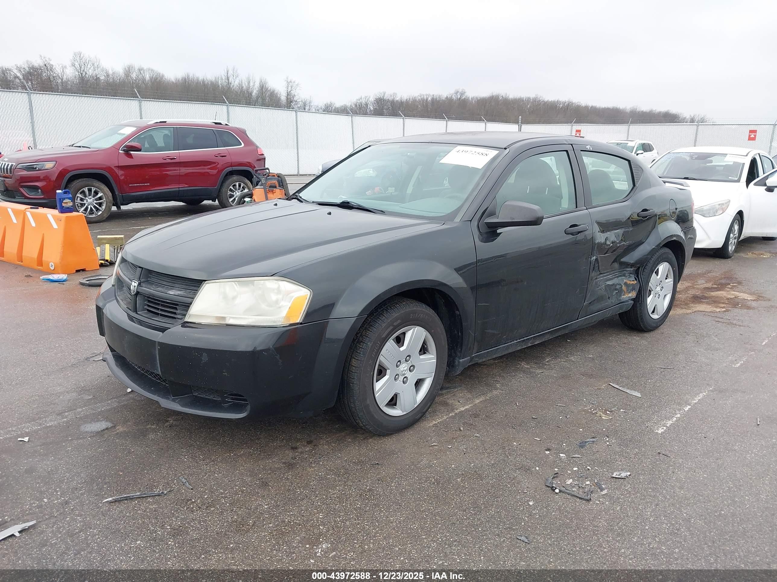 DODGE AVENGER image 2