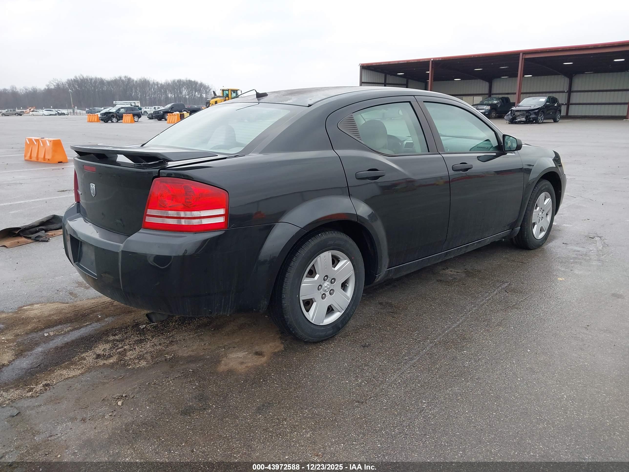 DODGE AVENGER image 4