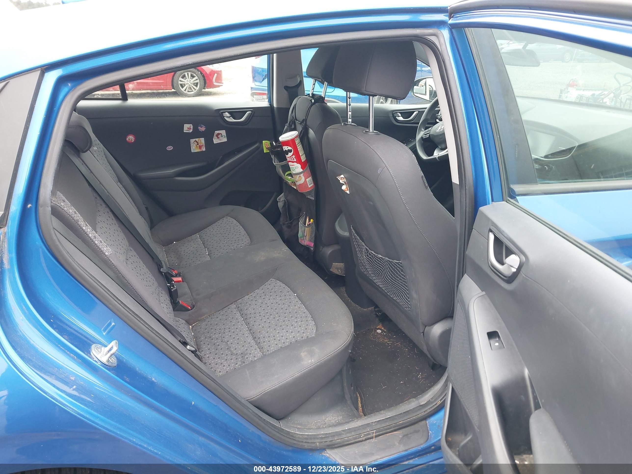 HYUNDAI IONIQ image 8