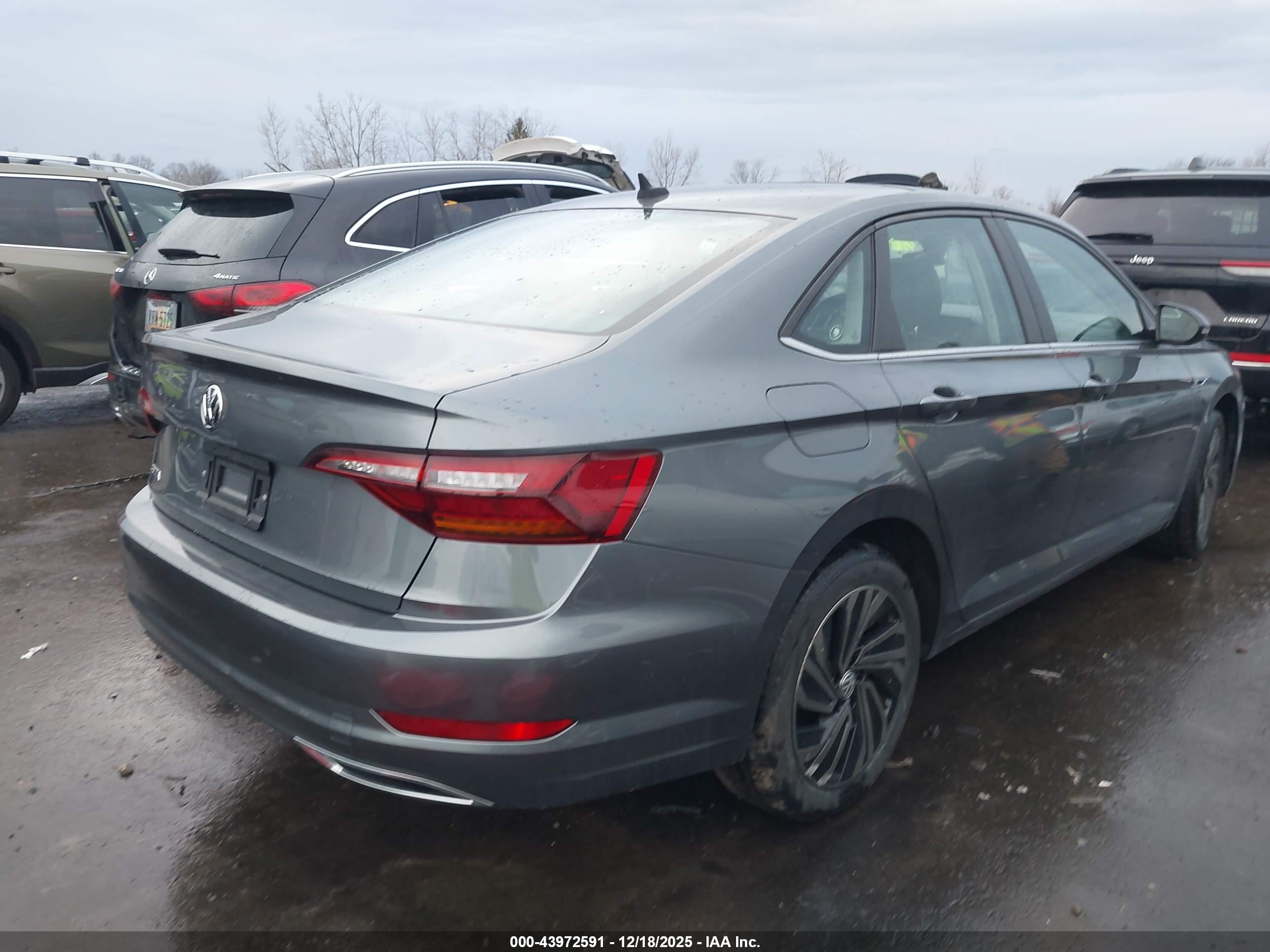 VOLKSWAGEN JETTA image 4