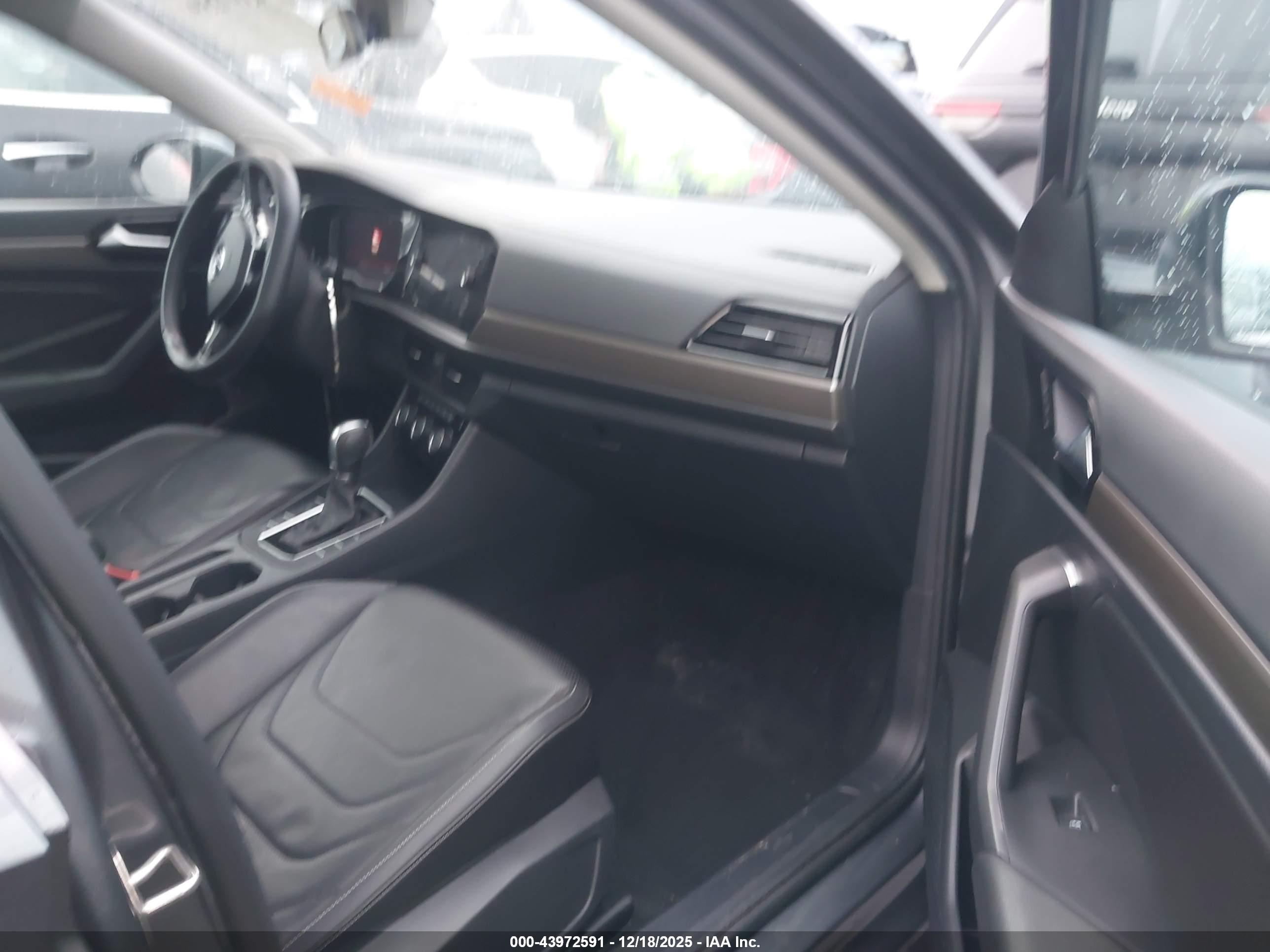 VOLKSWAGEN JETTA image 5