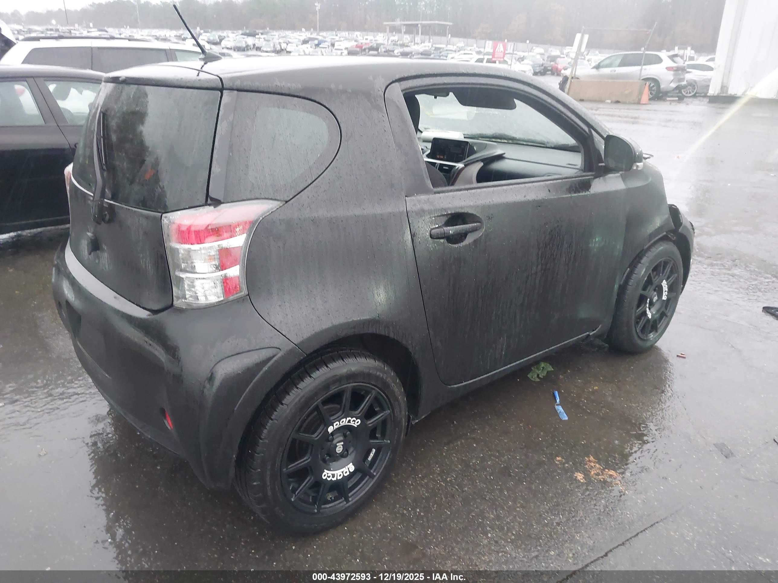 SCION IQ image 4