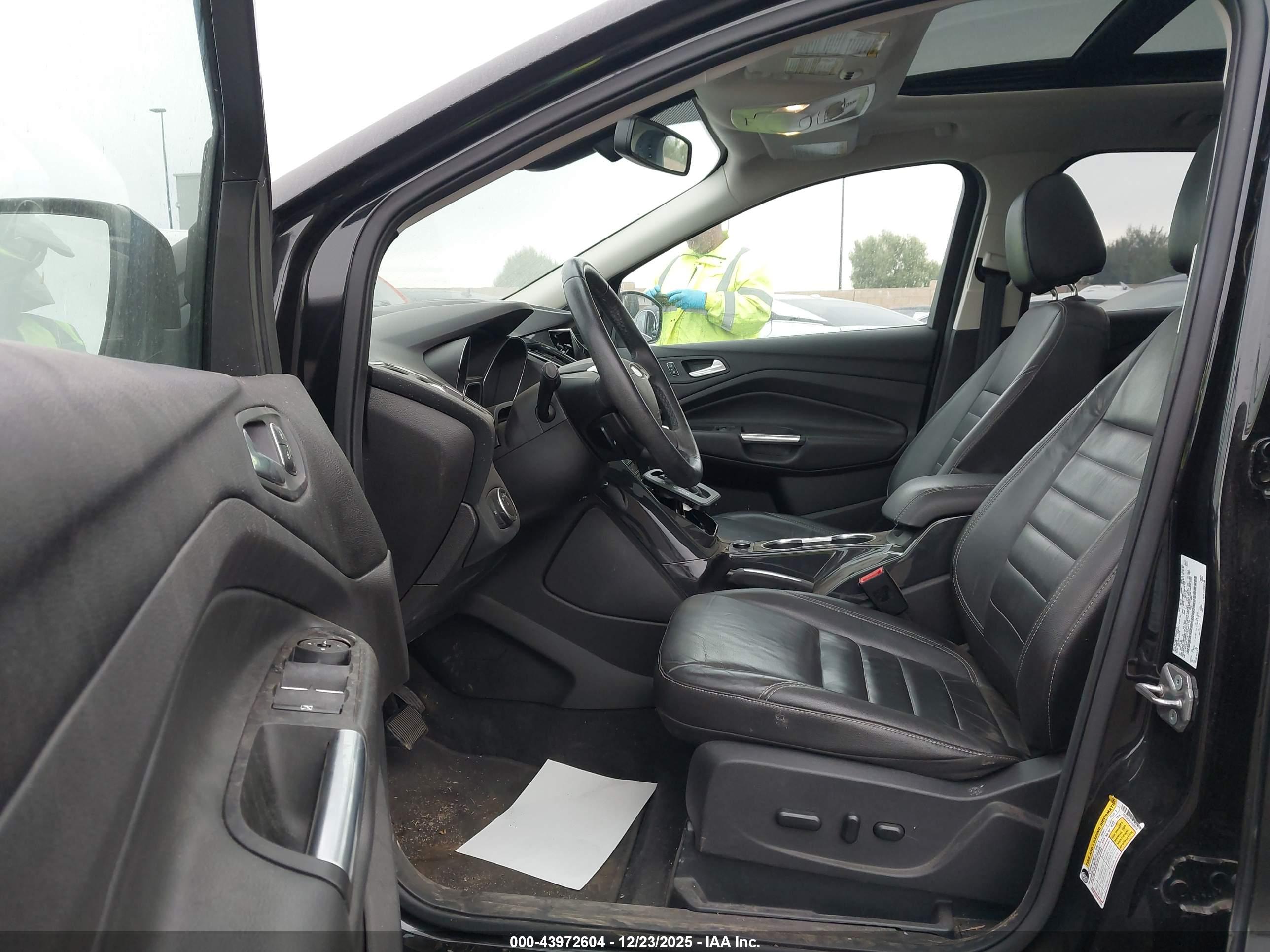 FORD ESCAPE image 5