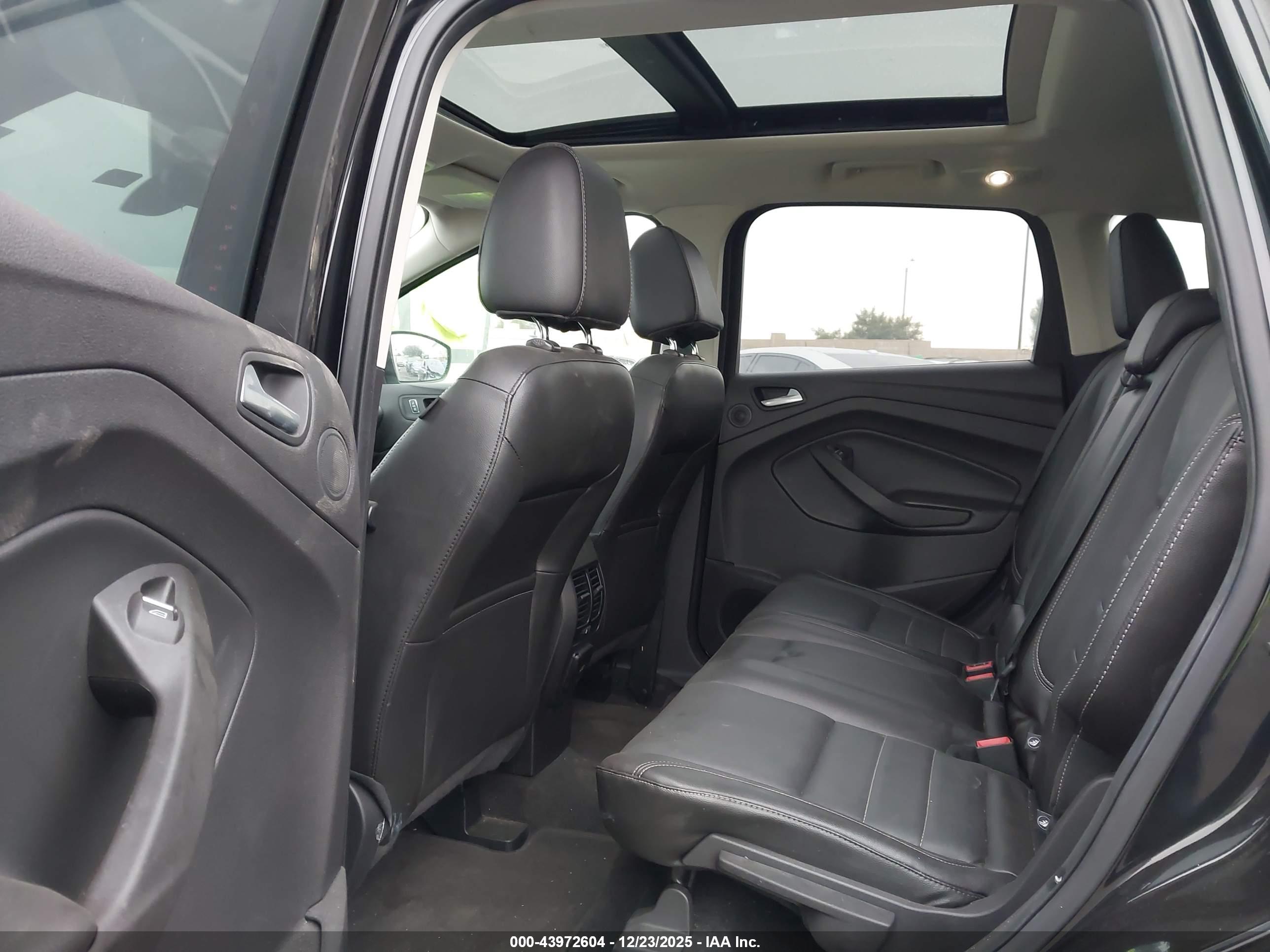 FORD ESCAPE image 8