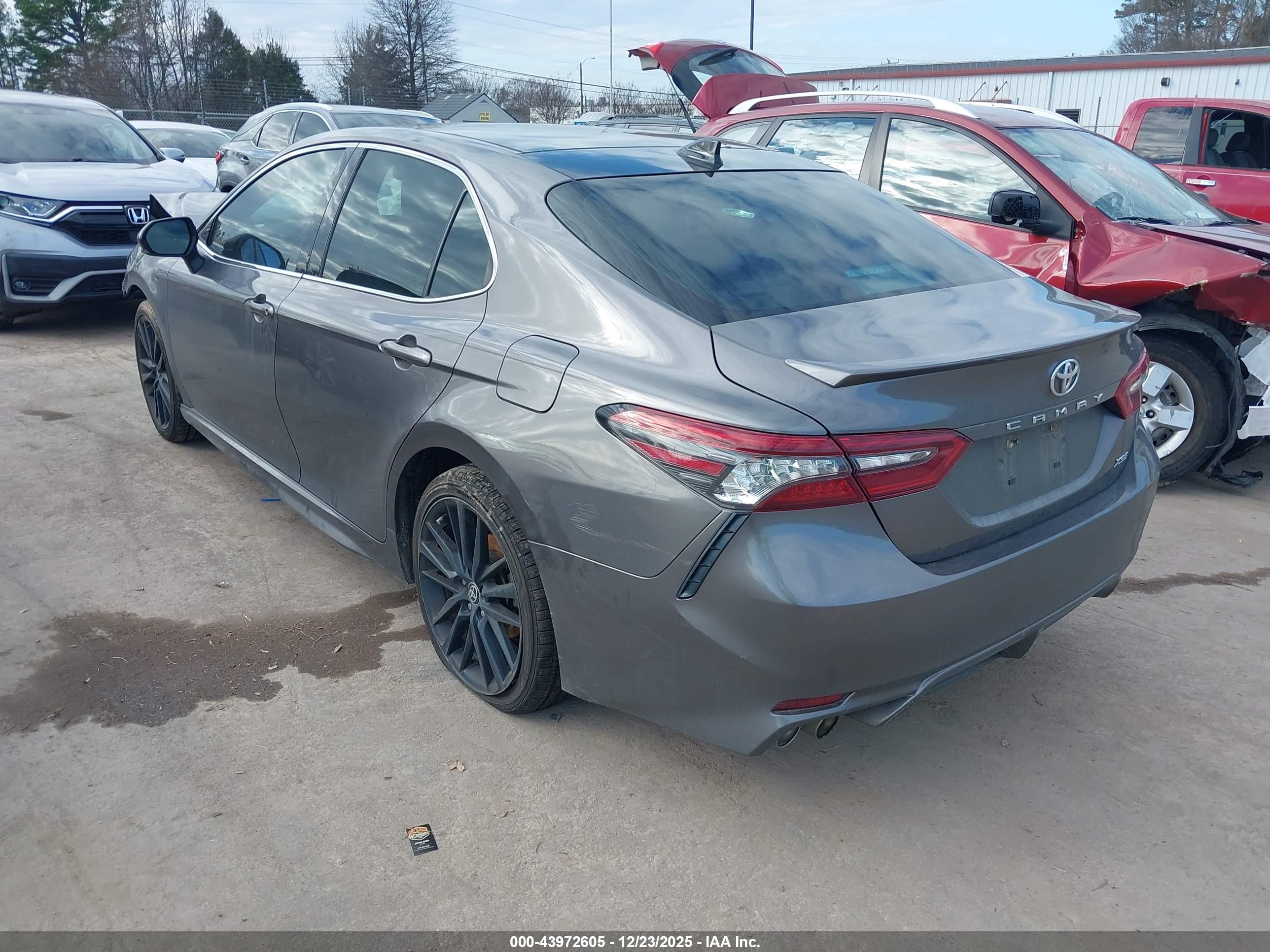 TOYOTA CAMRY image 3