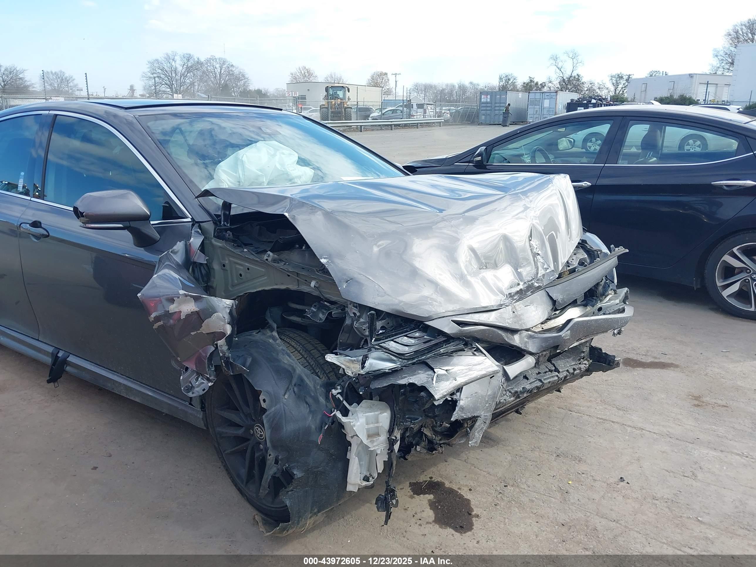 TOYOTA CAMRY image 6