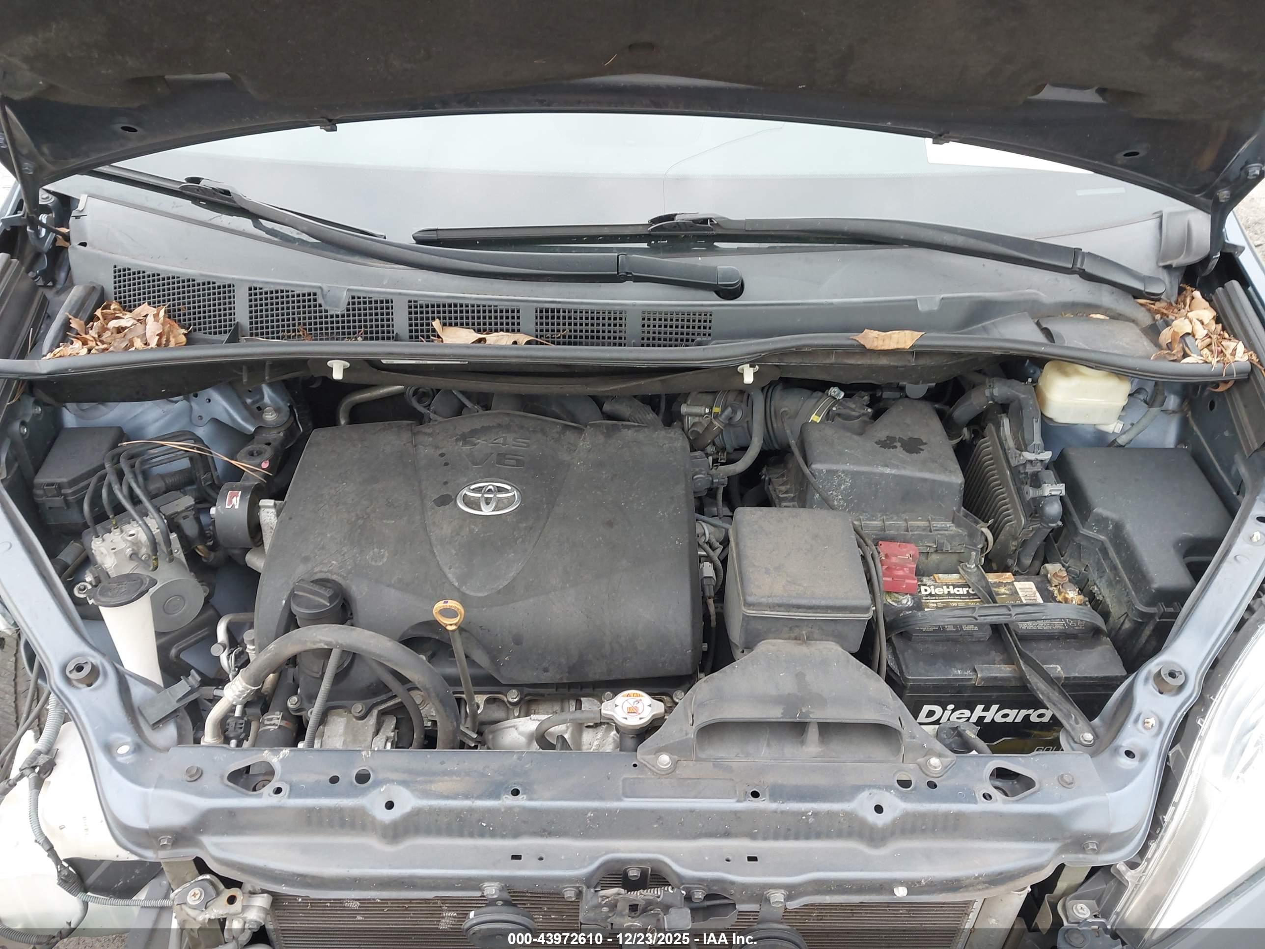 TOYOTA SIENNA image 10
