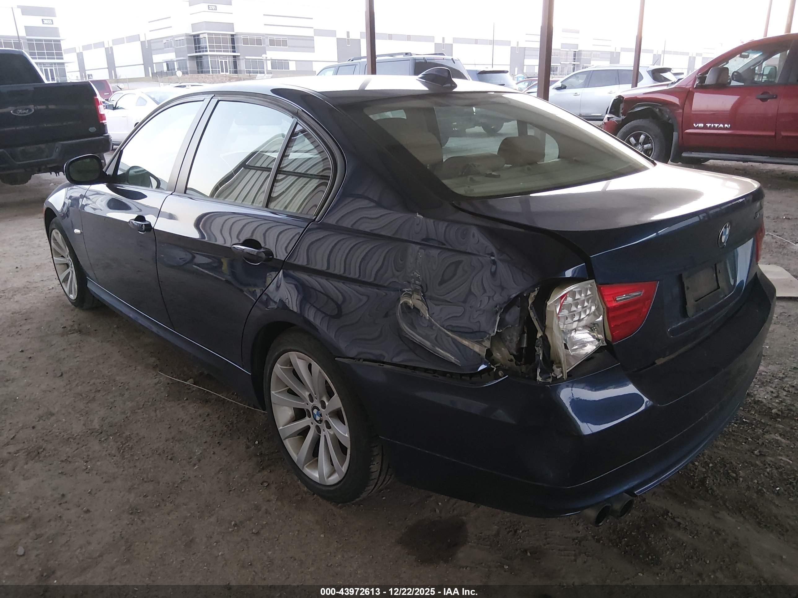 BMW 328I image 3