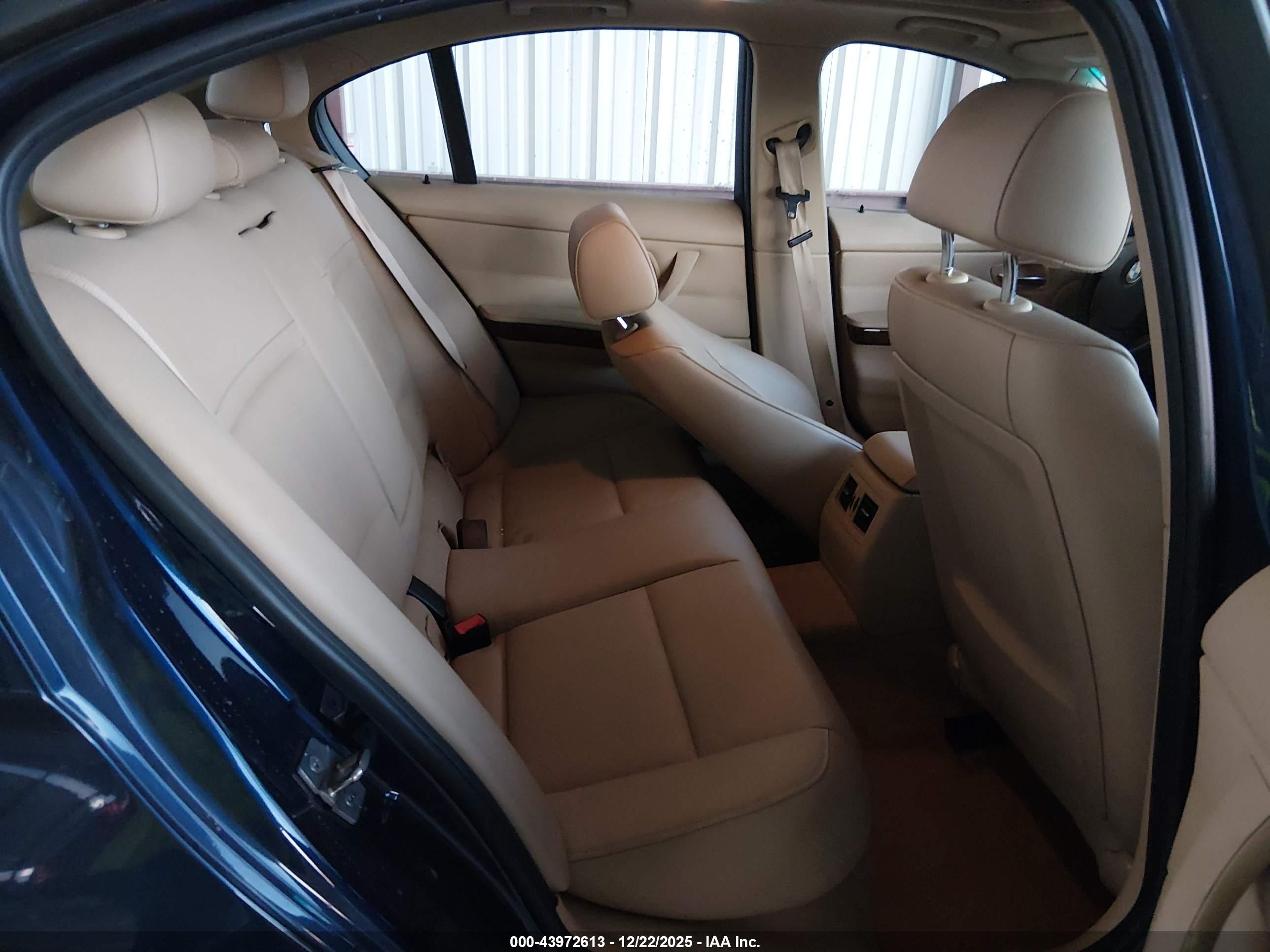 BMW 328I image 8