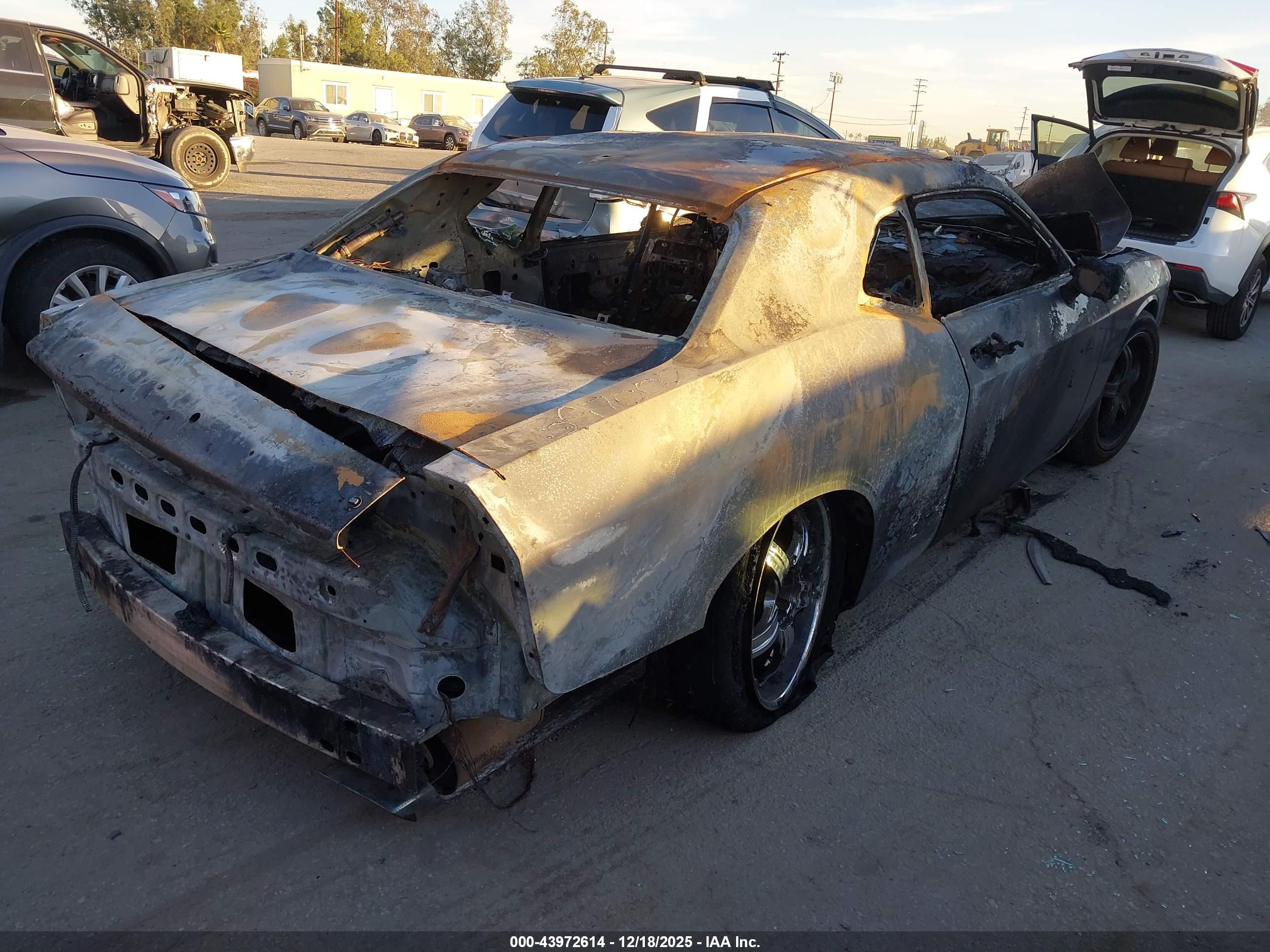 DODGE CHALLENGER image 4