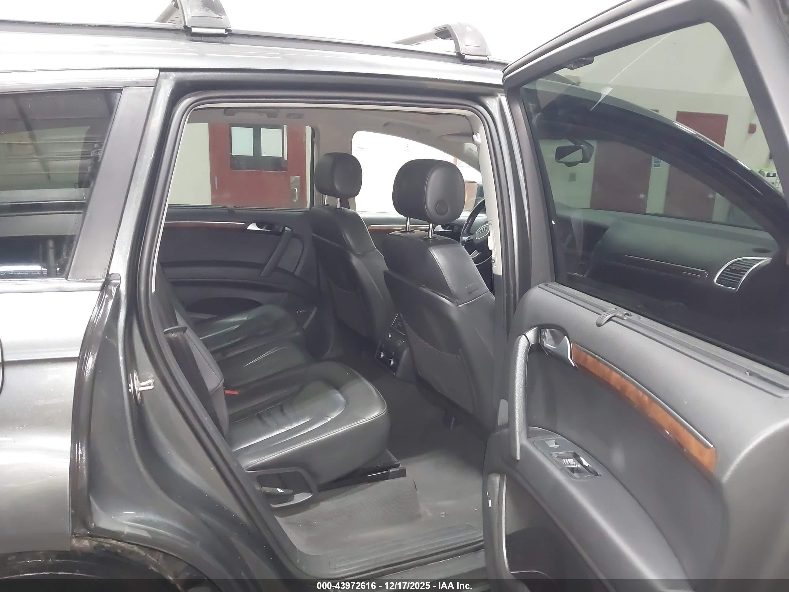 AUDI Q7 image 8