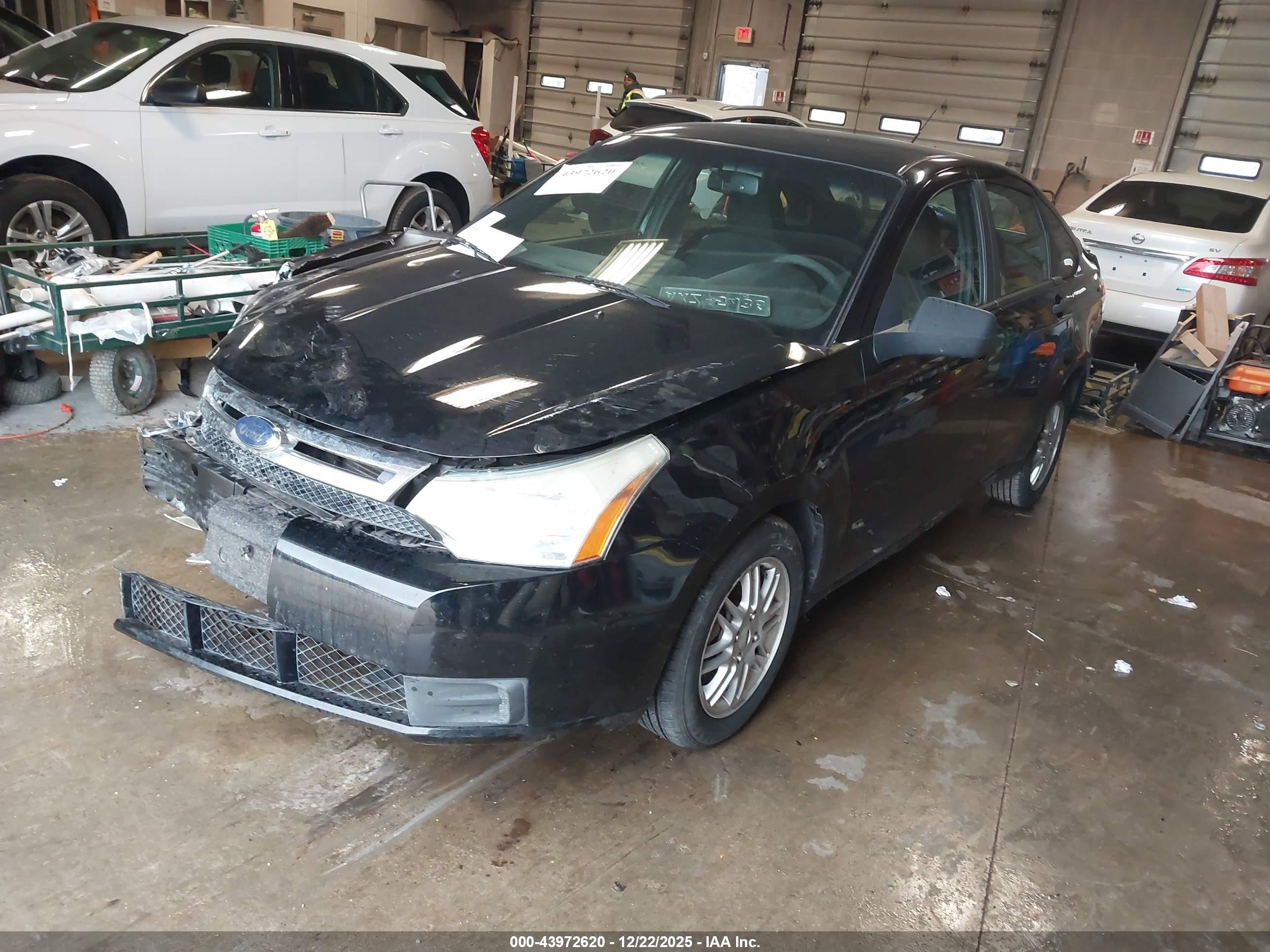 FORD FOCUS image 2