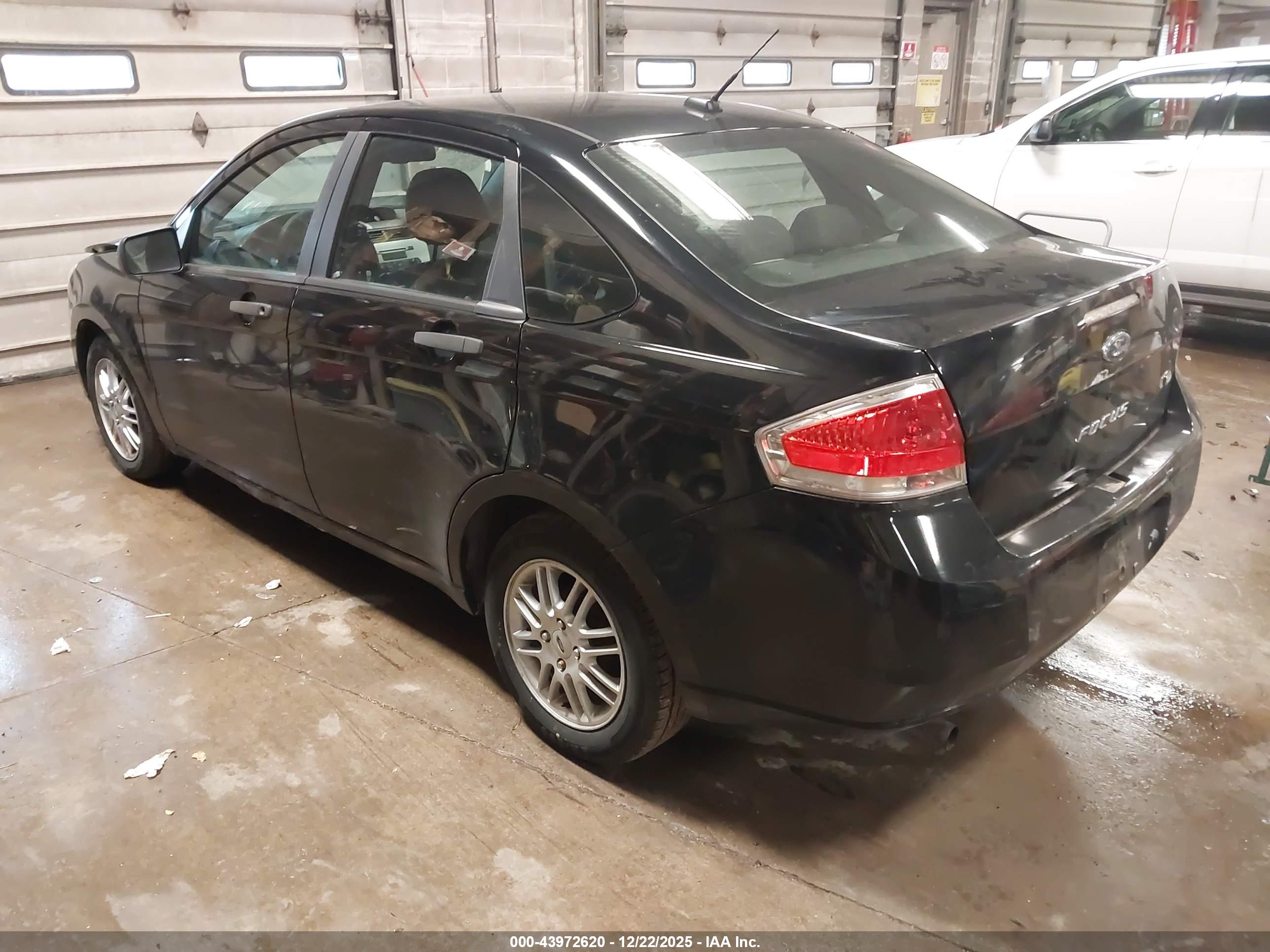 FORD FOCUS image 3