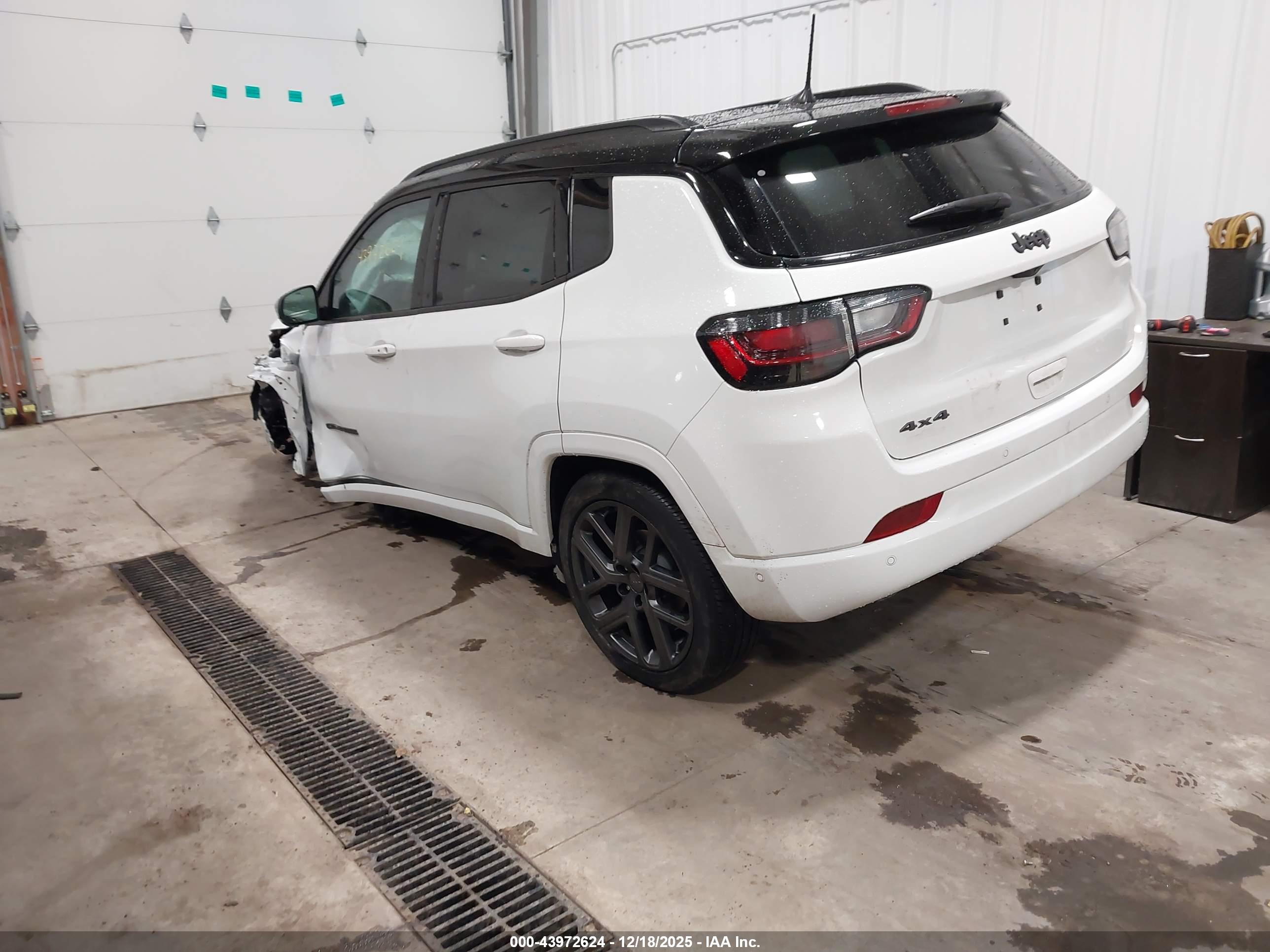 JEEP COMPASS image 3