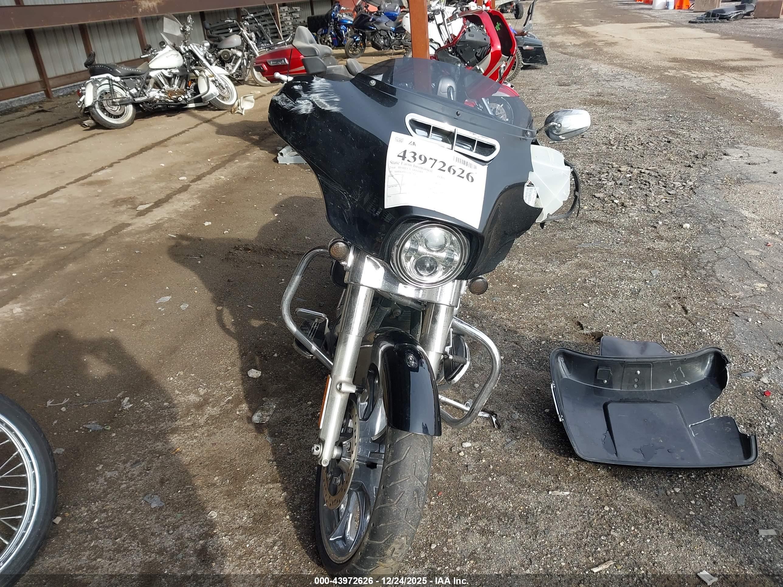 HARLEY-DAVIDSON FLHX image 5