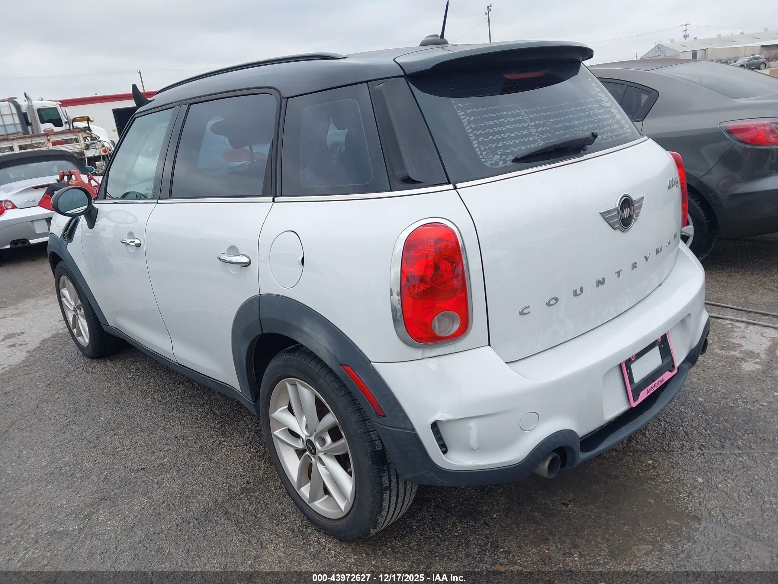 MINI COUNTRYMAN image 3