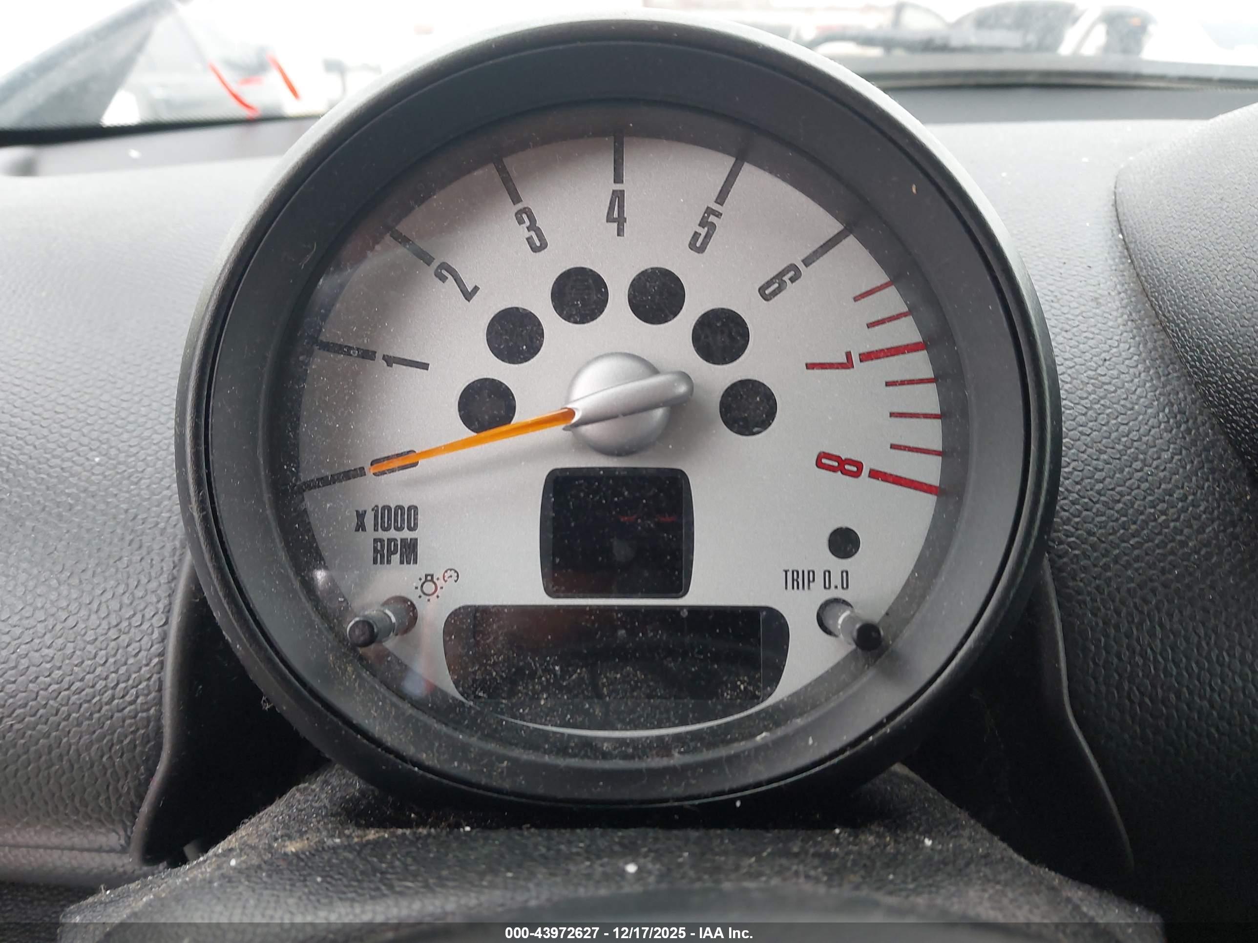 MINI COUNTRYMAN image 7