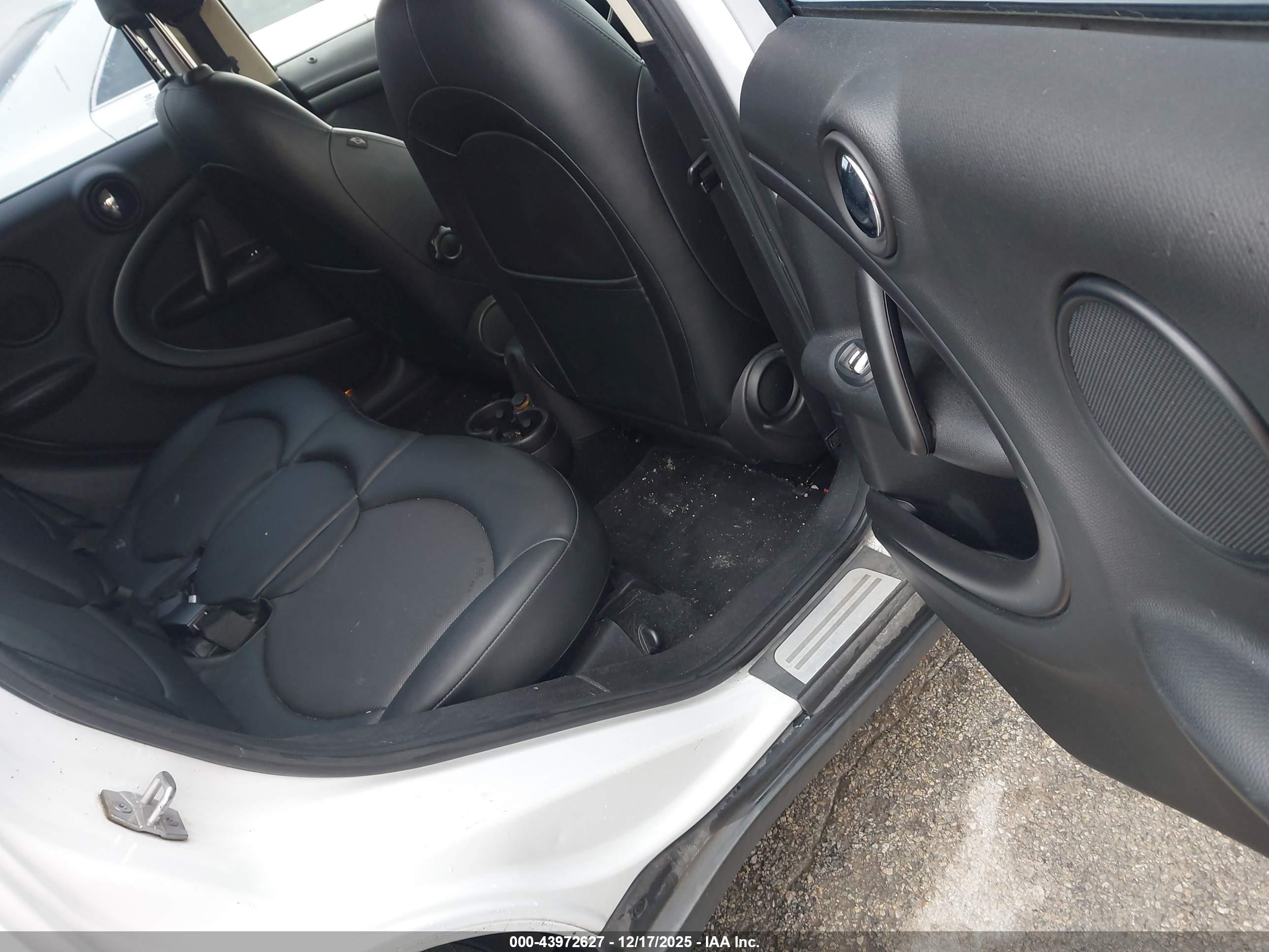 MINI COUNTRYMAN image 8