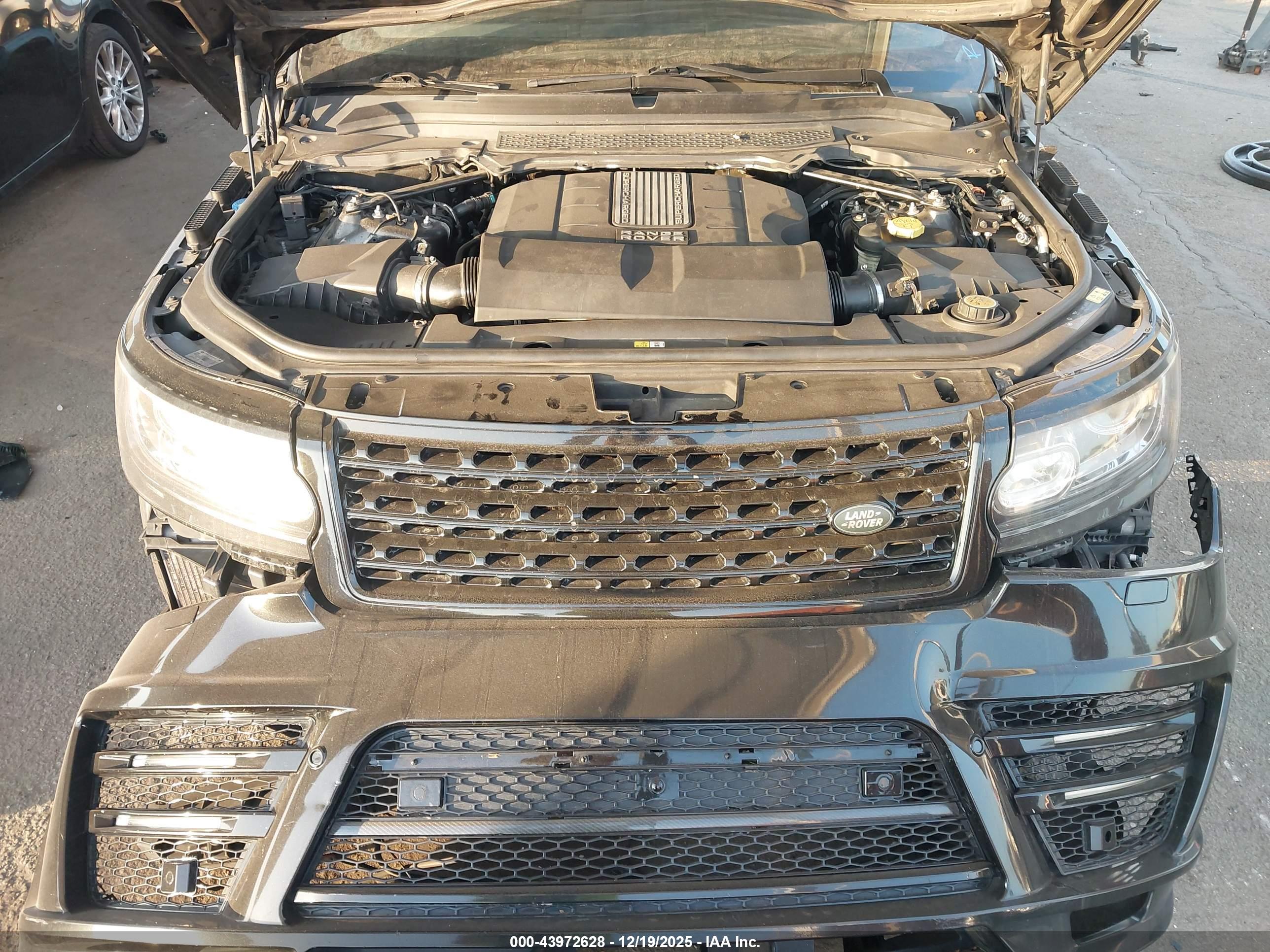 LAND ROVER image 10