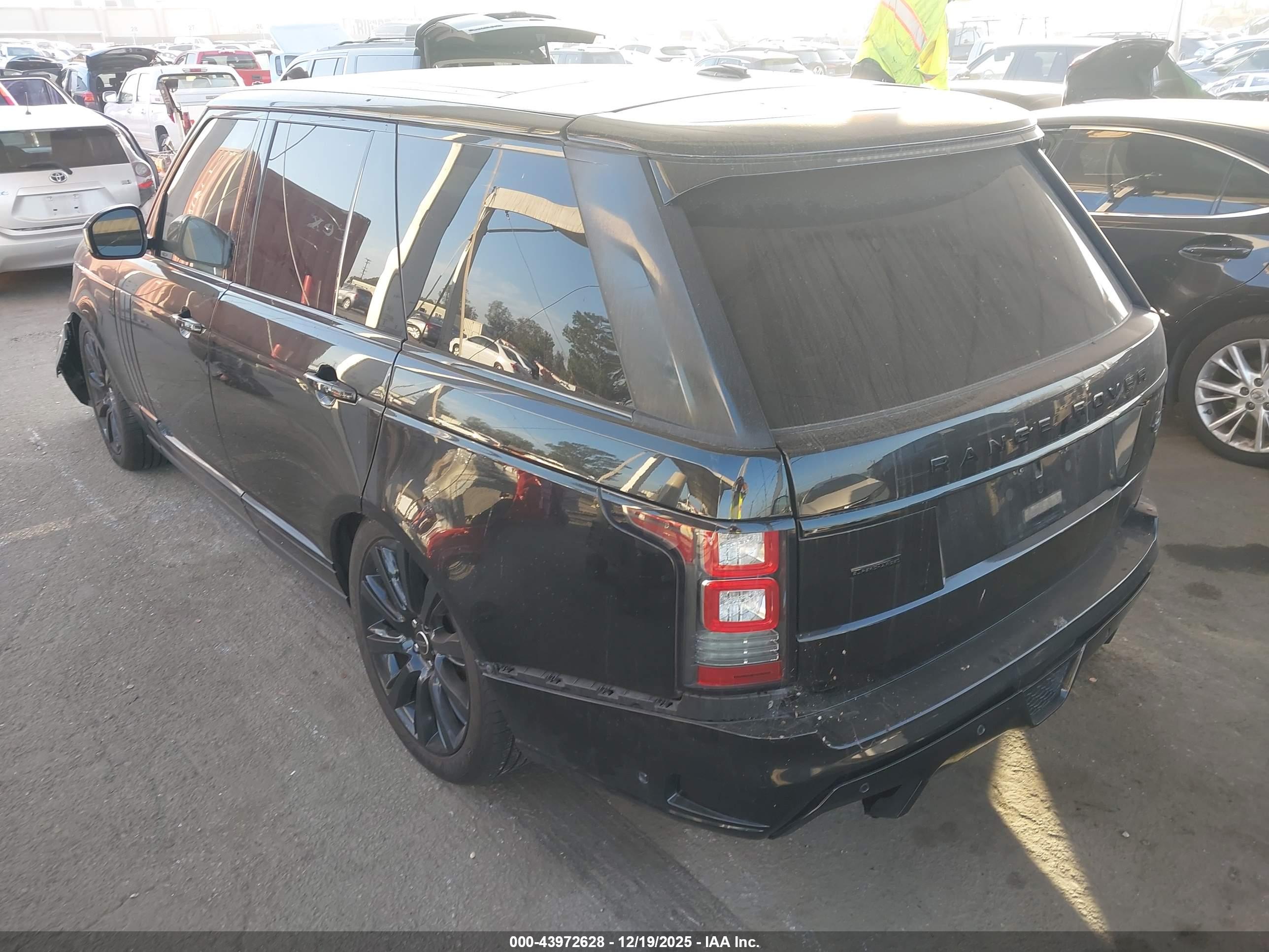 LAND ROVER image 3