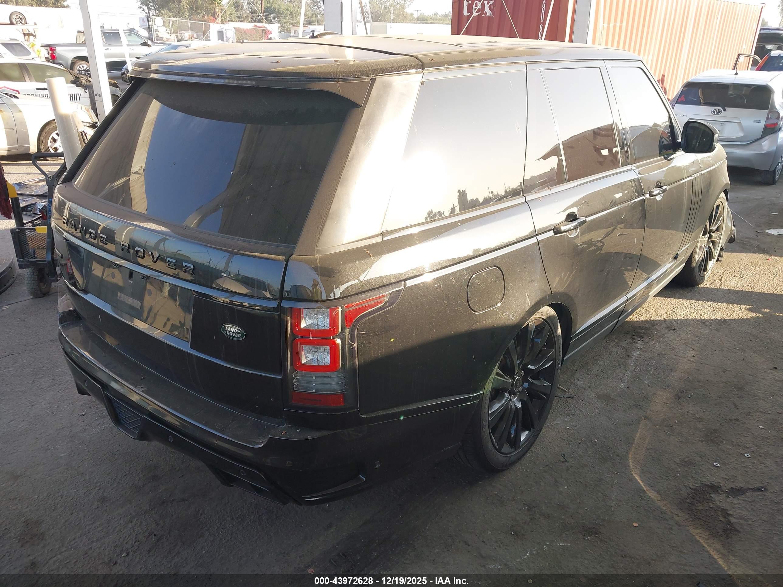 LAND ROVER image 4