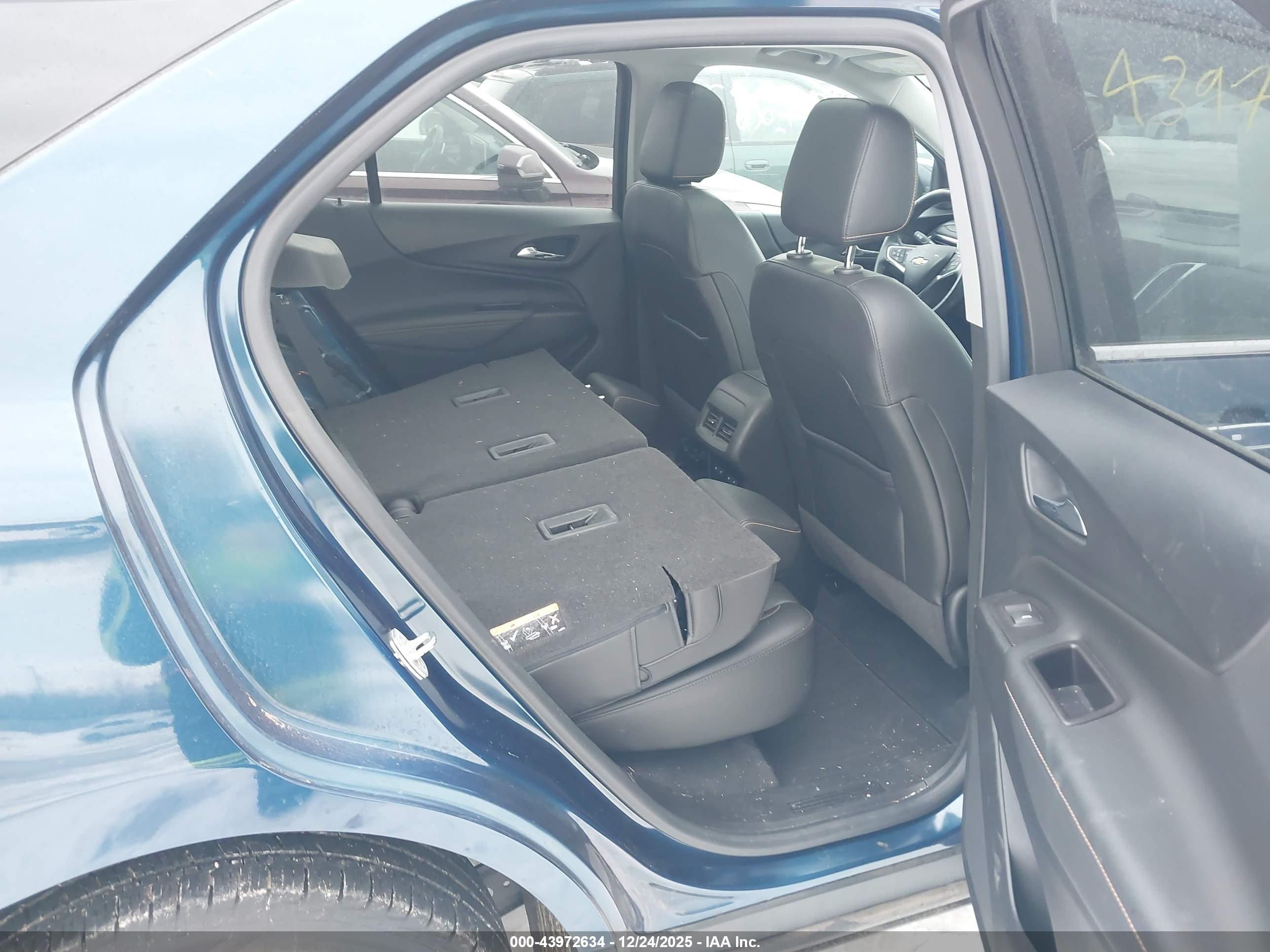 CHEVROLET EQUINOX image 8
