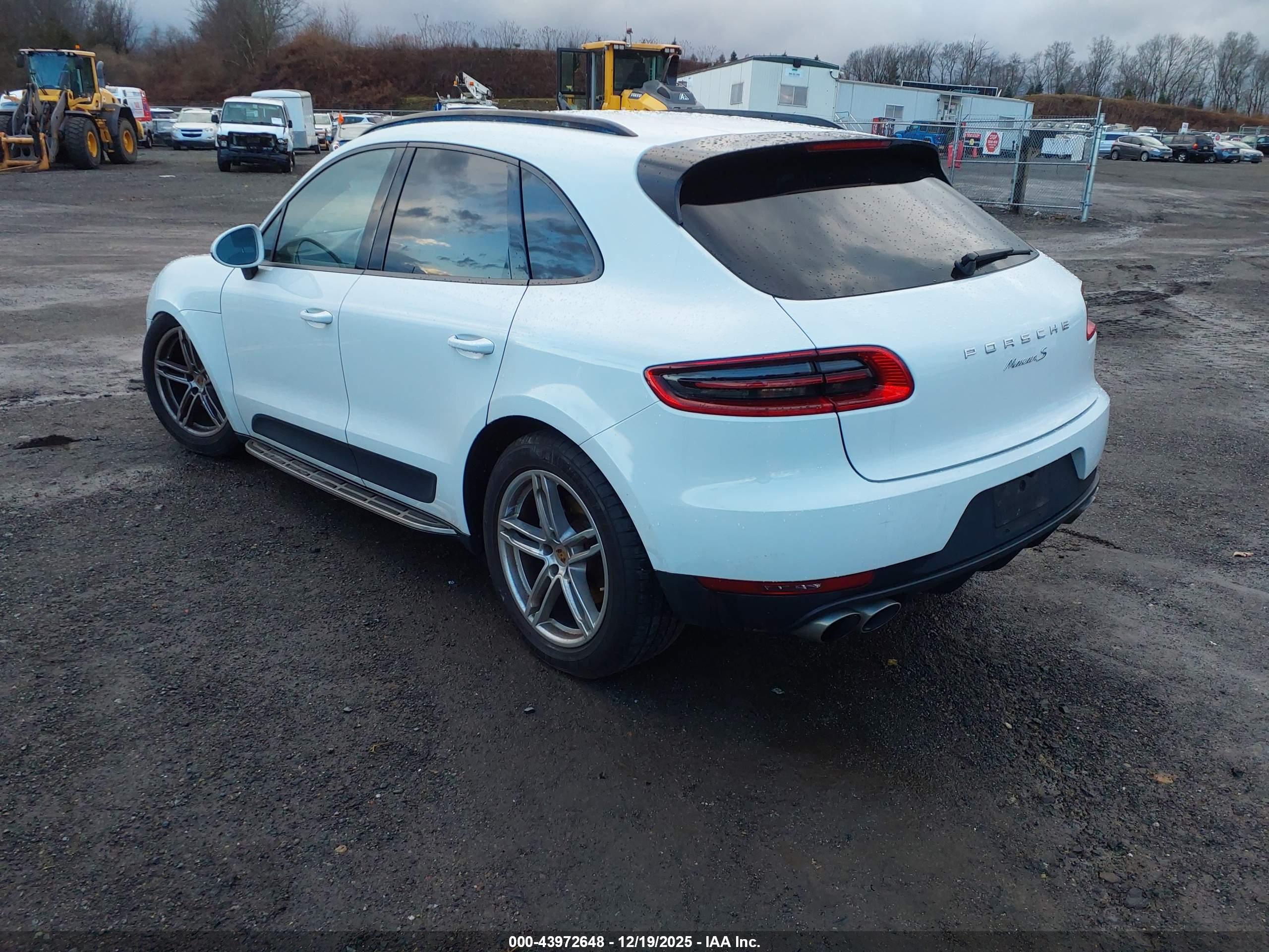 PORSCHE MACAN image 3