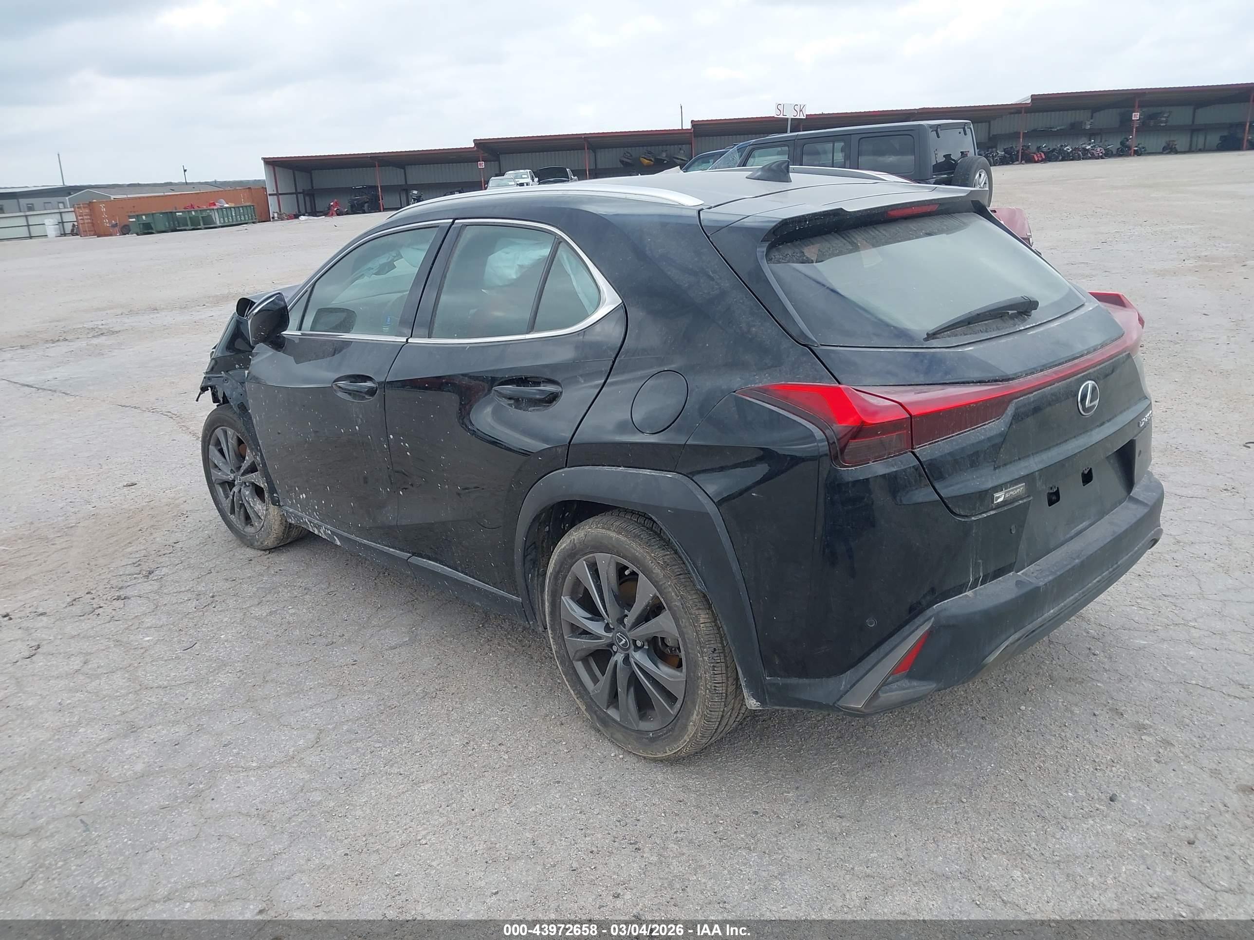 LEXUS UX image 3