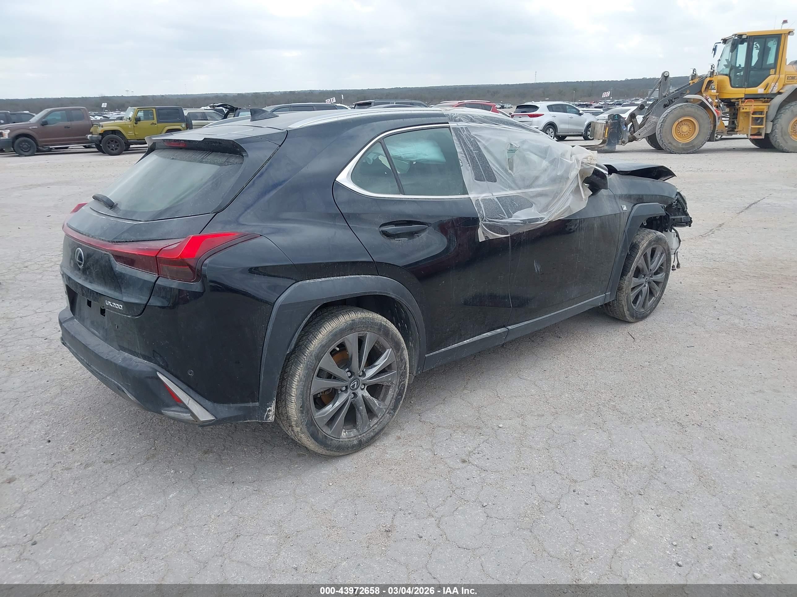 LEXUS UX image 4