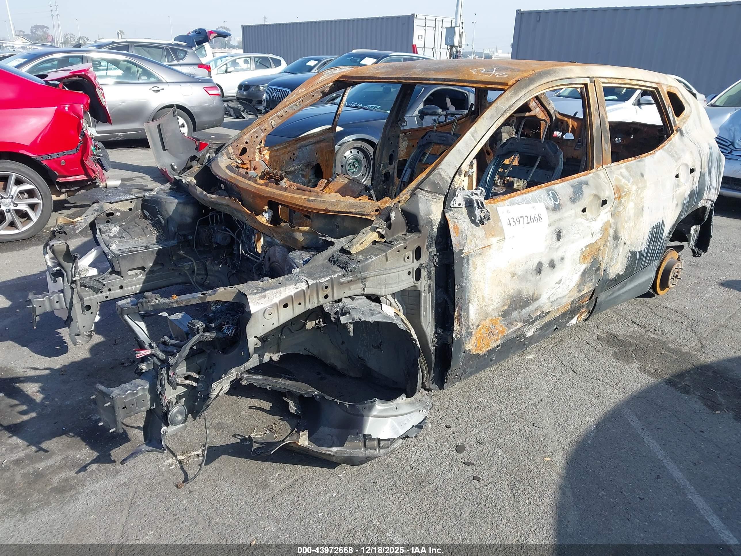 NISSAN ROGUE image 2