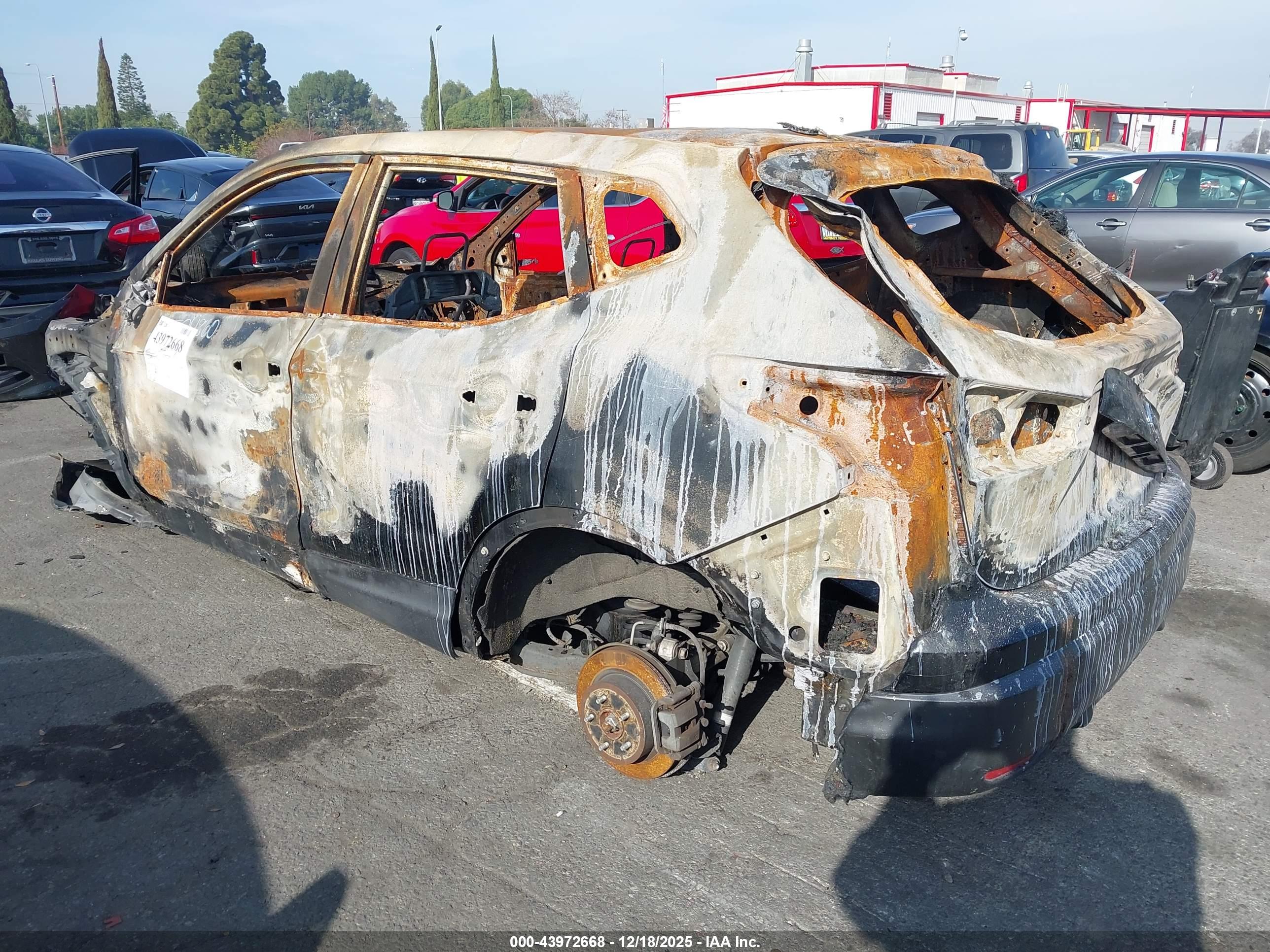 NISSAN ROGUE image 3