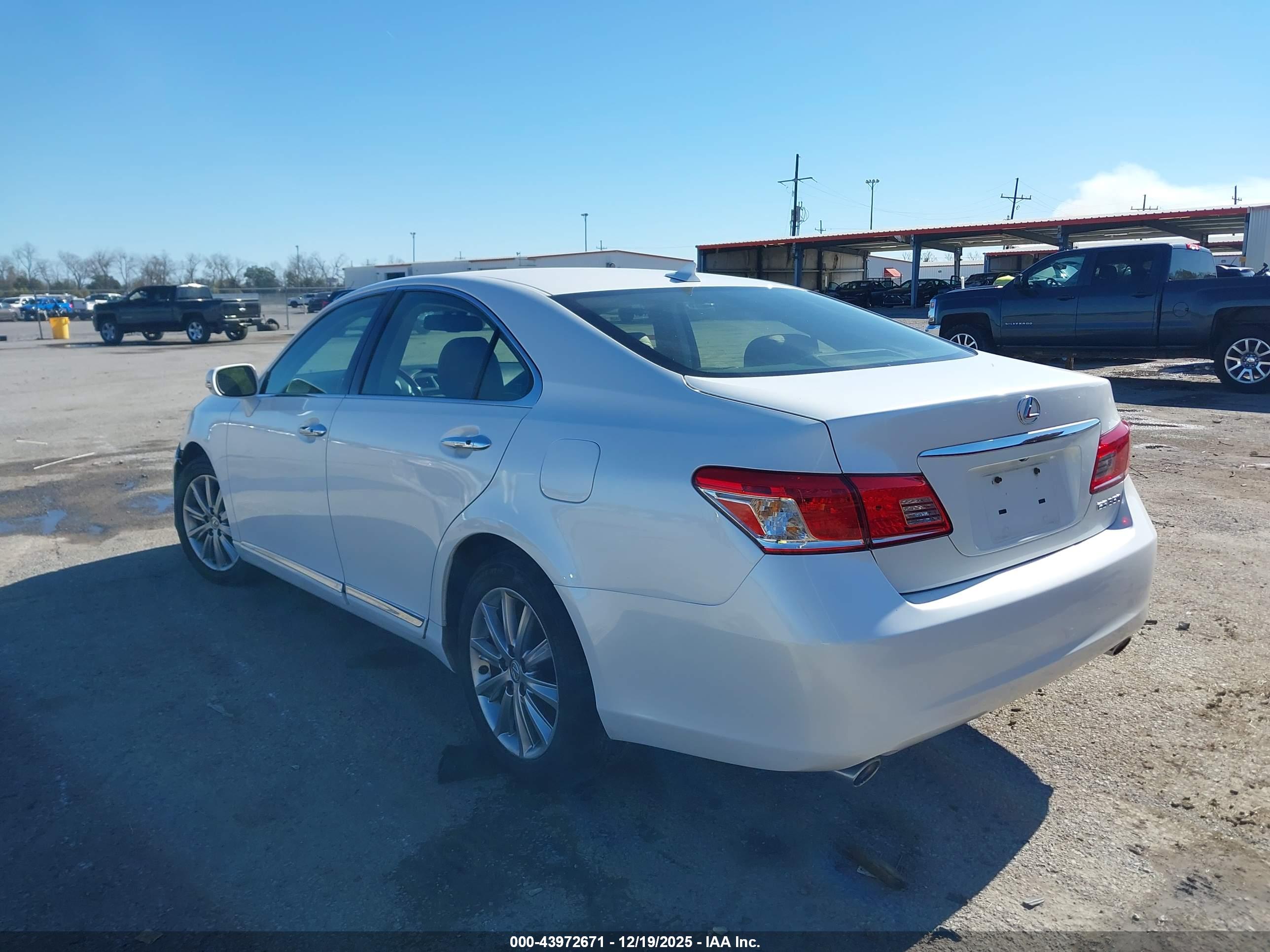 LEXUS ES image 3