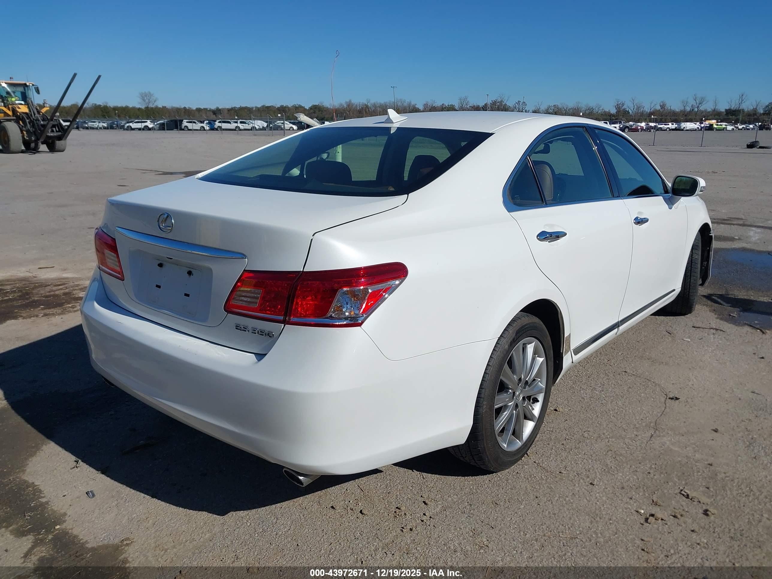LEXUS ES image 4