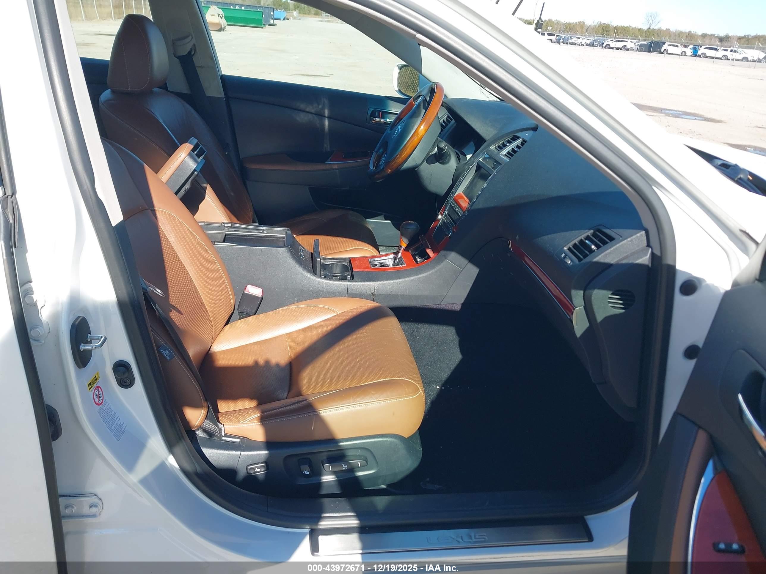 LEXUS ES image 5