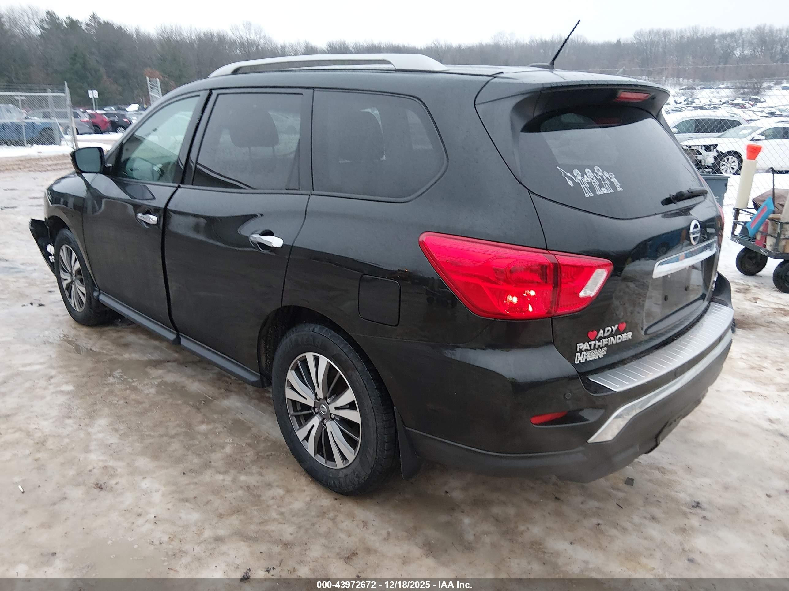 NISSAN PATHFINDER image 3