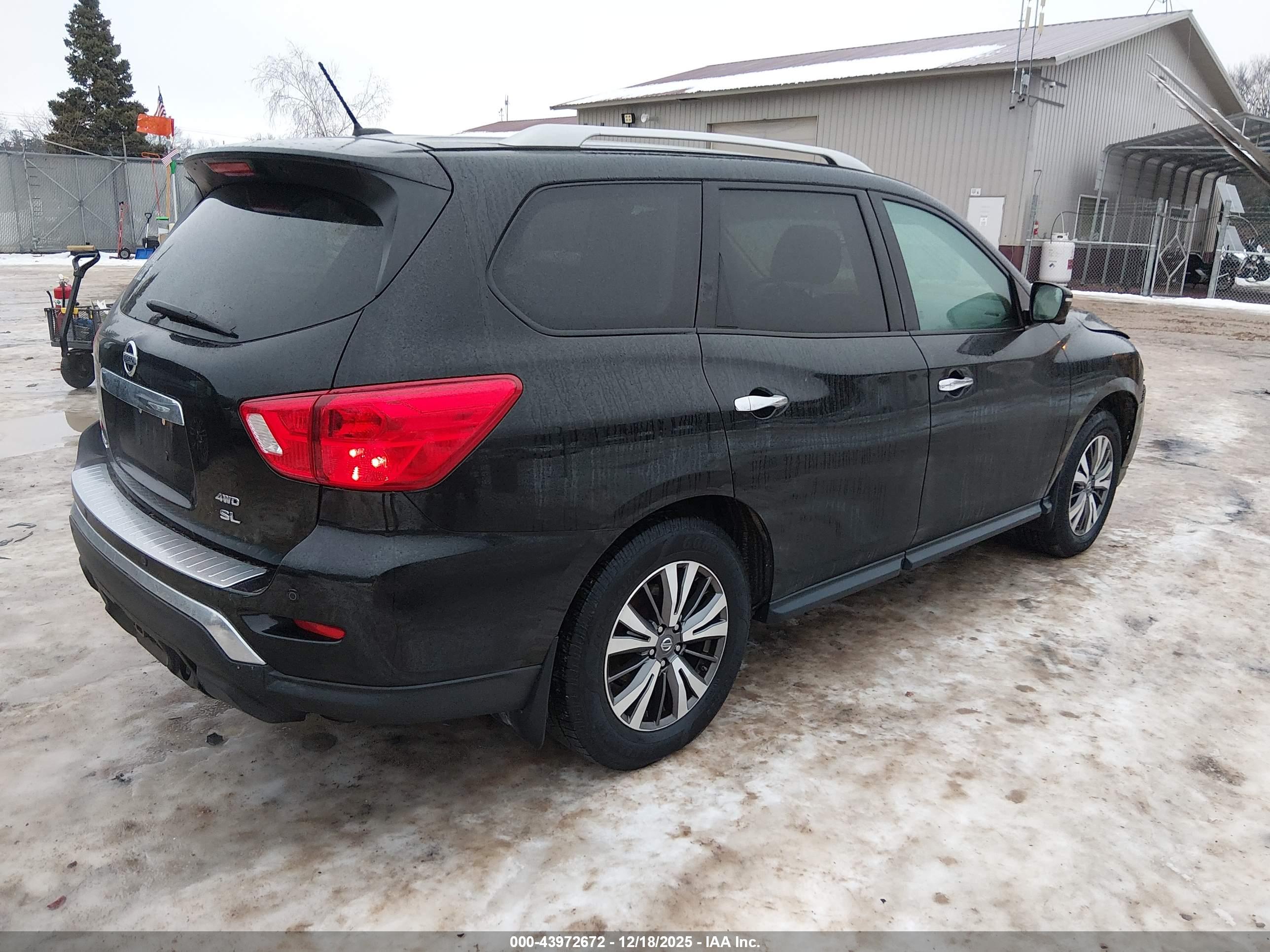 NISSAN PATHFINDER image 4