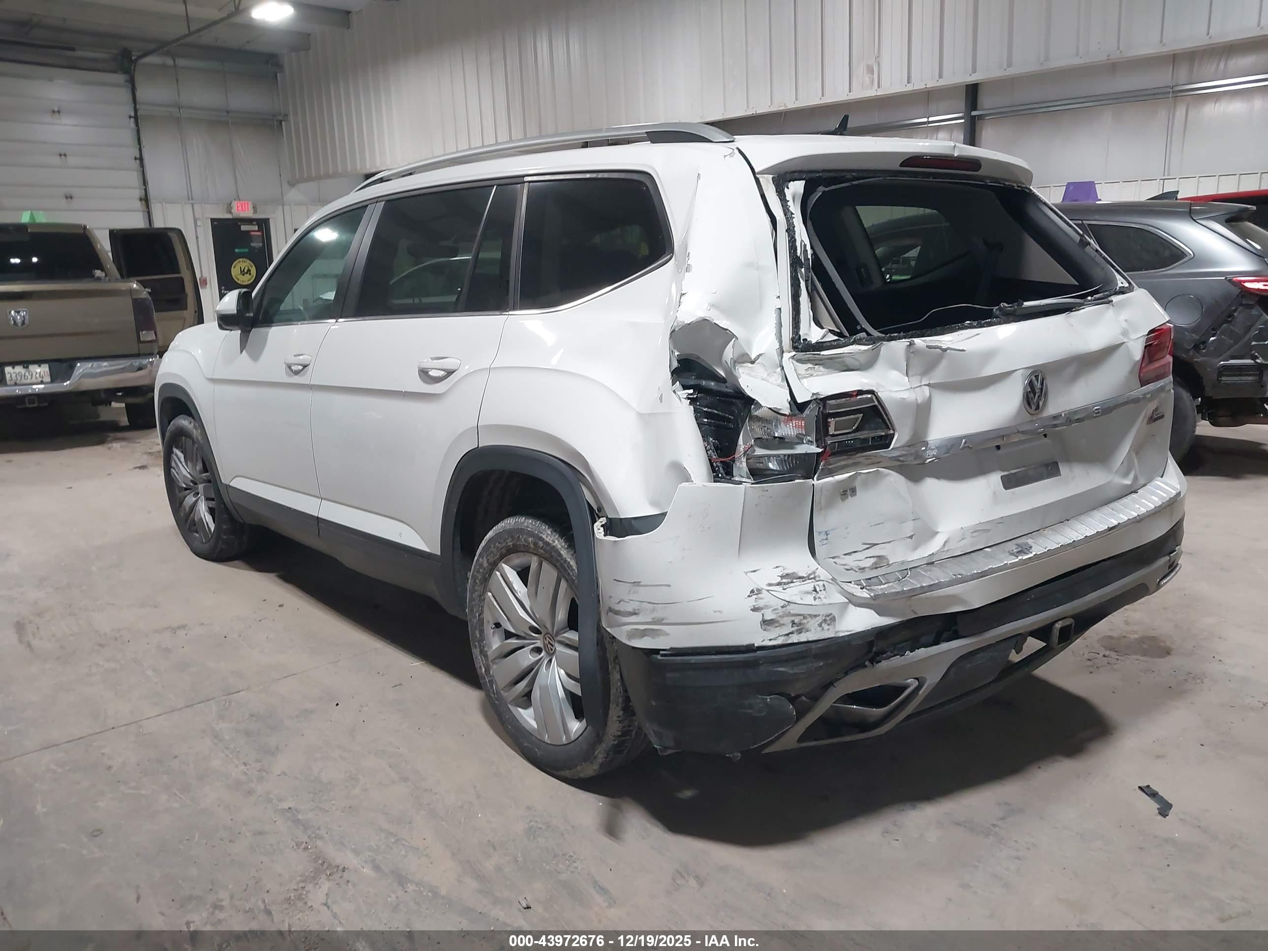 VOLKSWAGEN ATLAS image 3