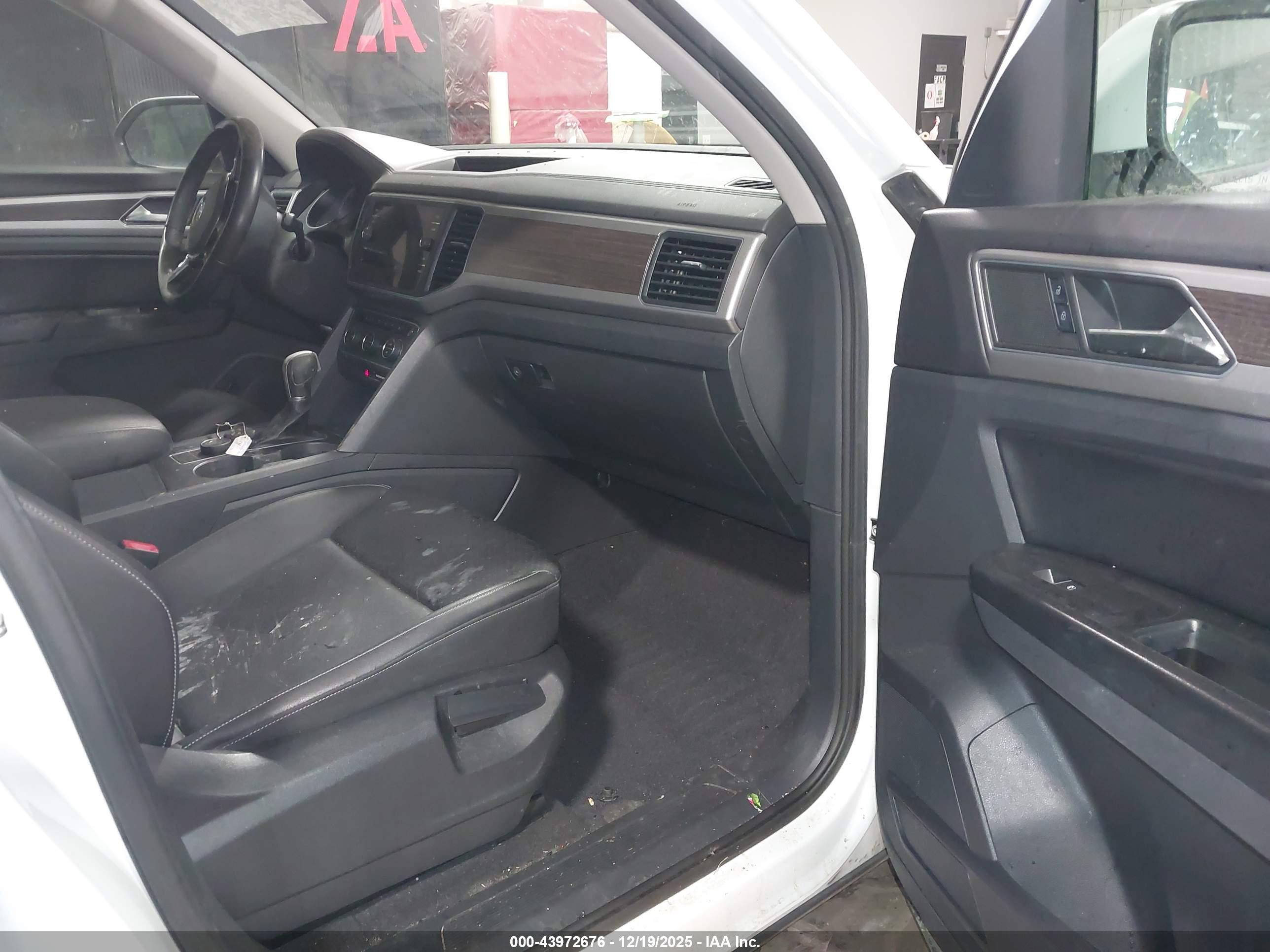 VOLKSWAGEN ATLAS image 5